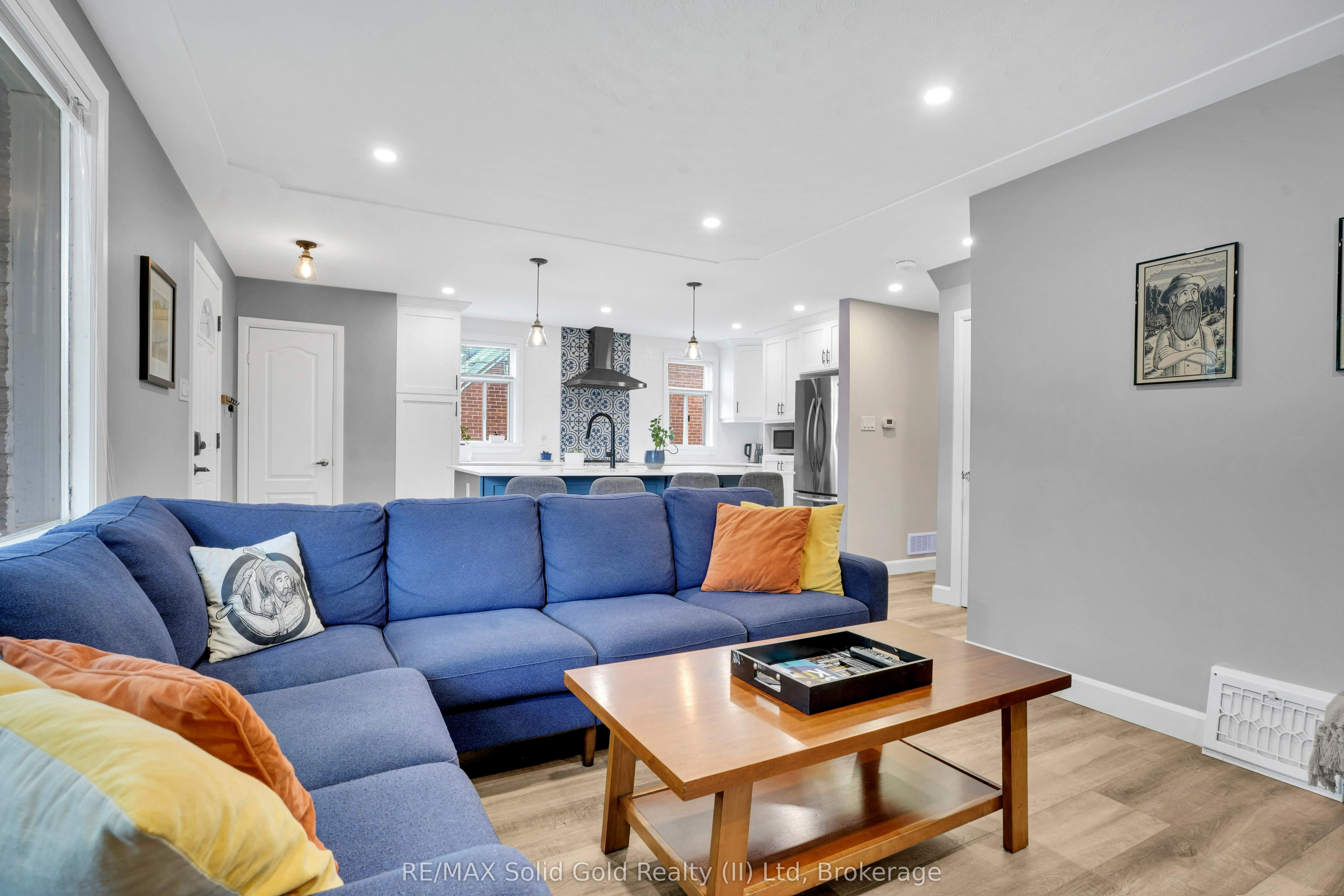 142 Lancaster Street W