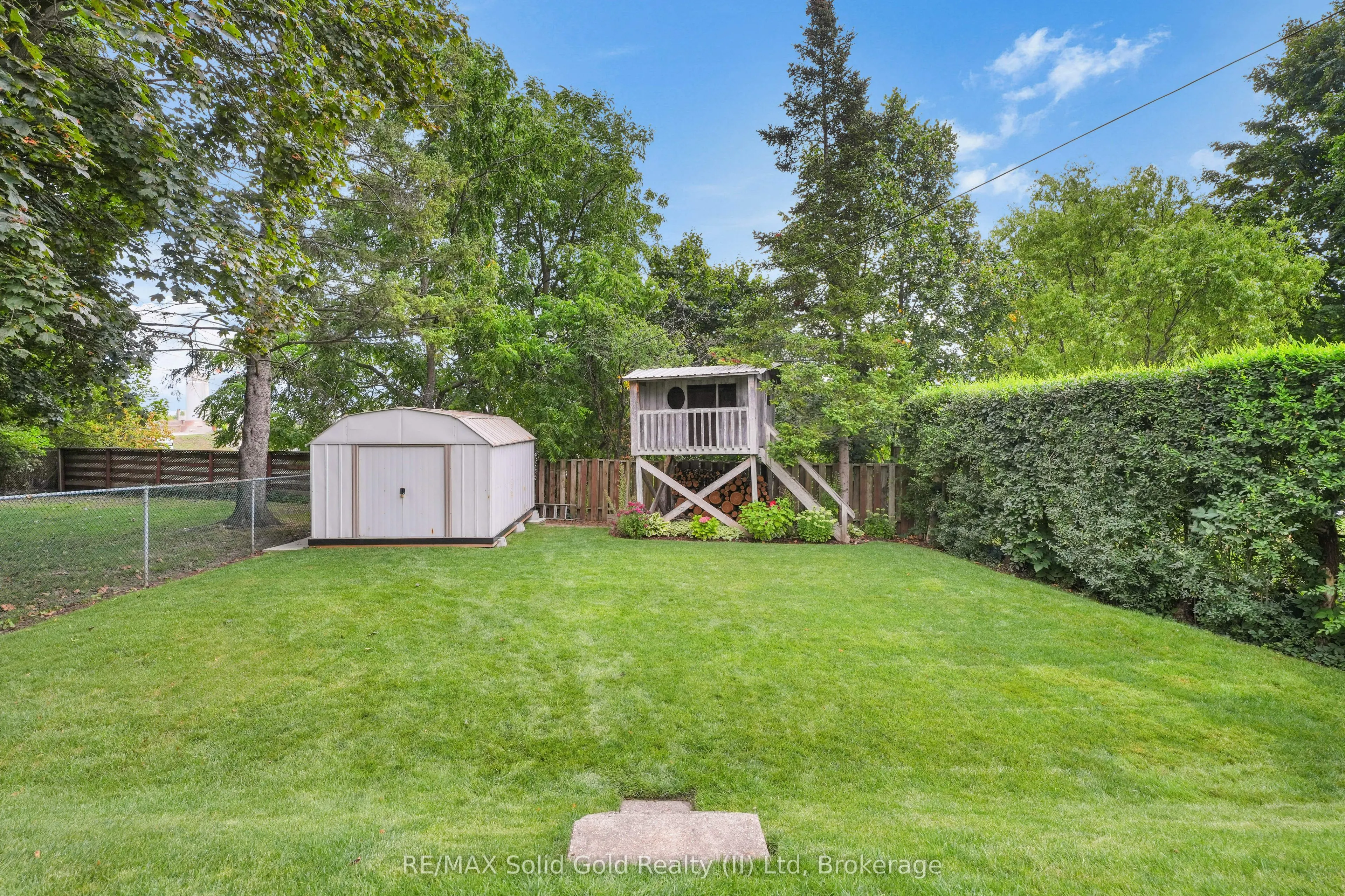 142 Lancaster Street W