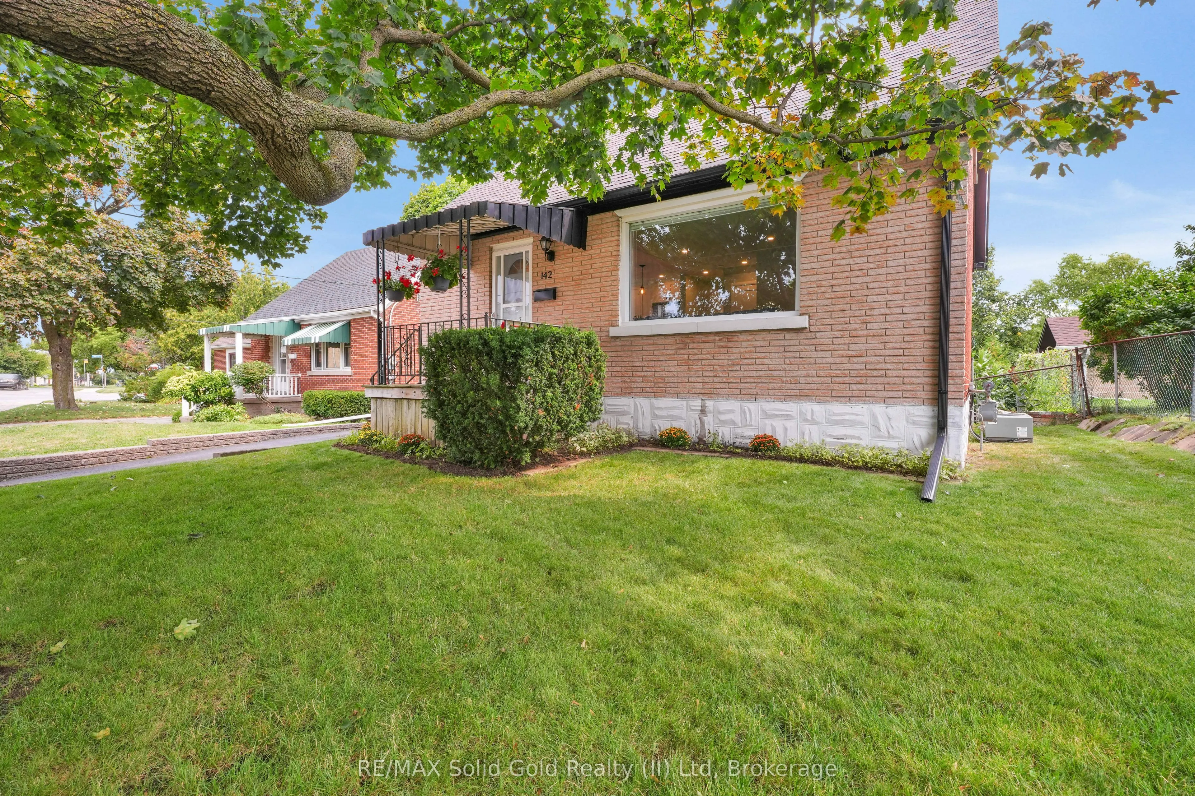 142 Lancaster Street W