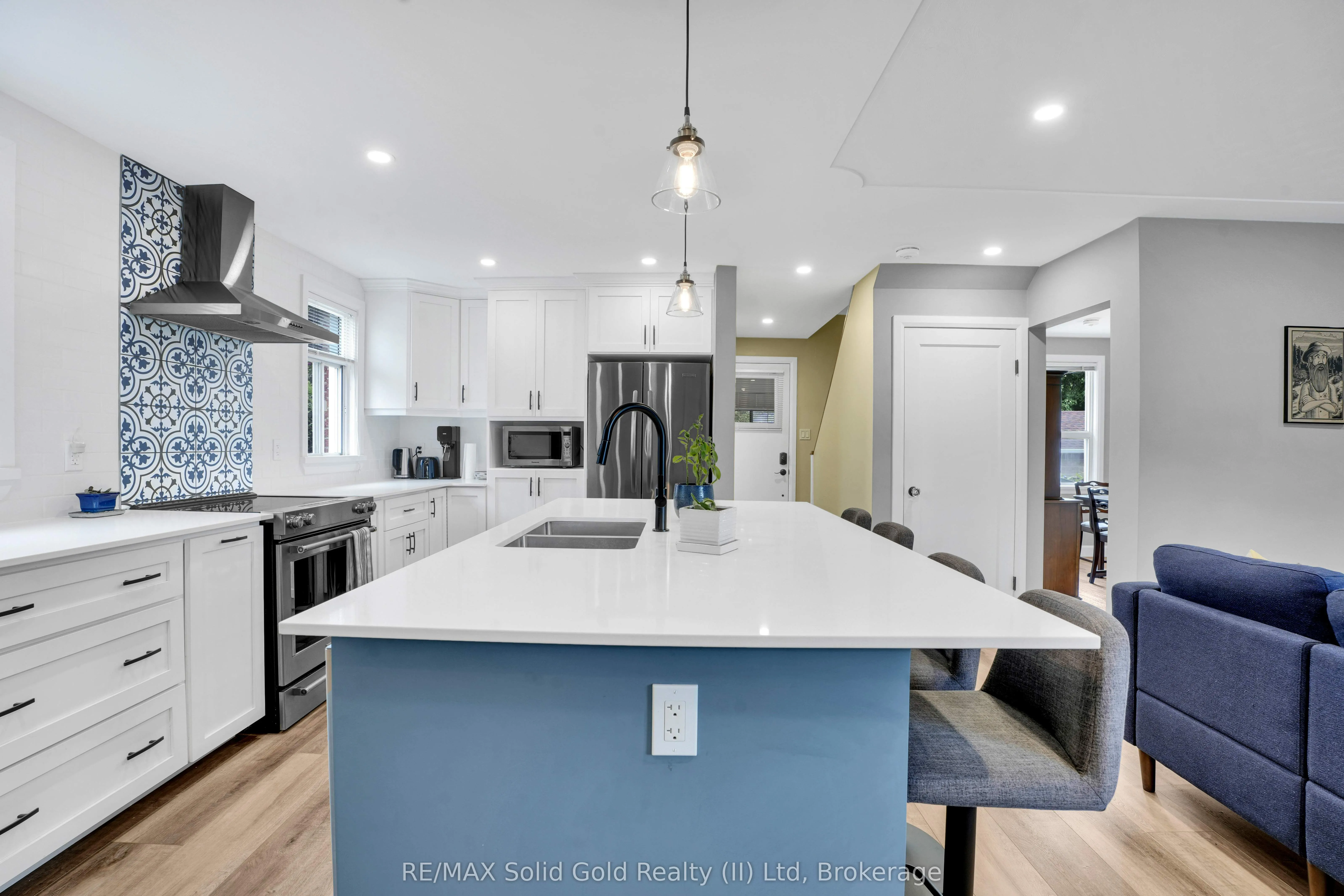 142 Lancaster Street W