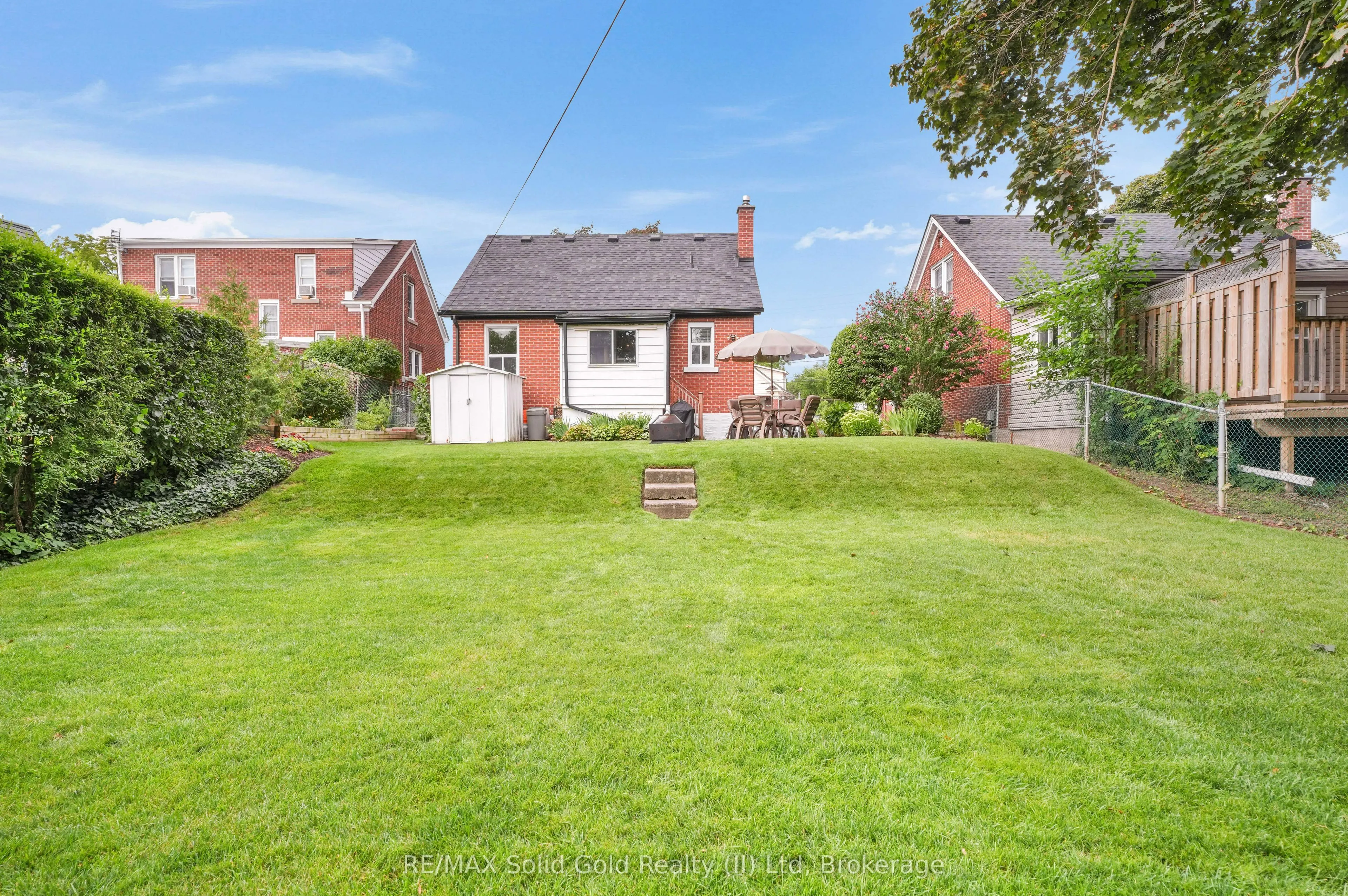 142 Lancaster Street W