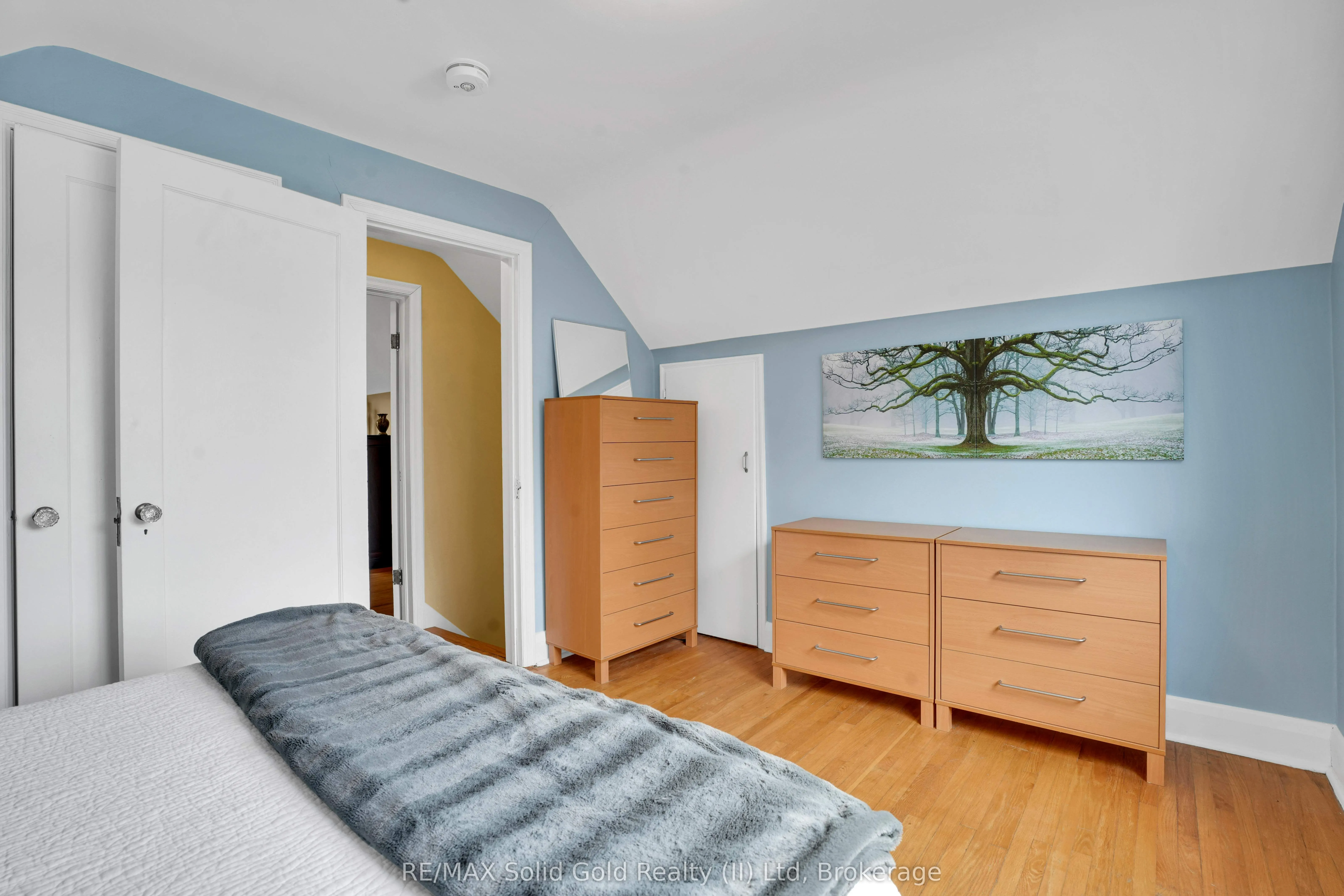 142 Lancaster Street W