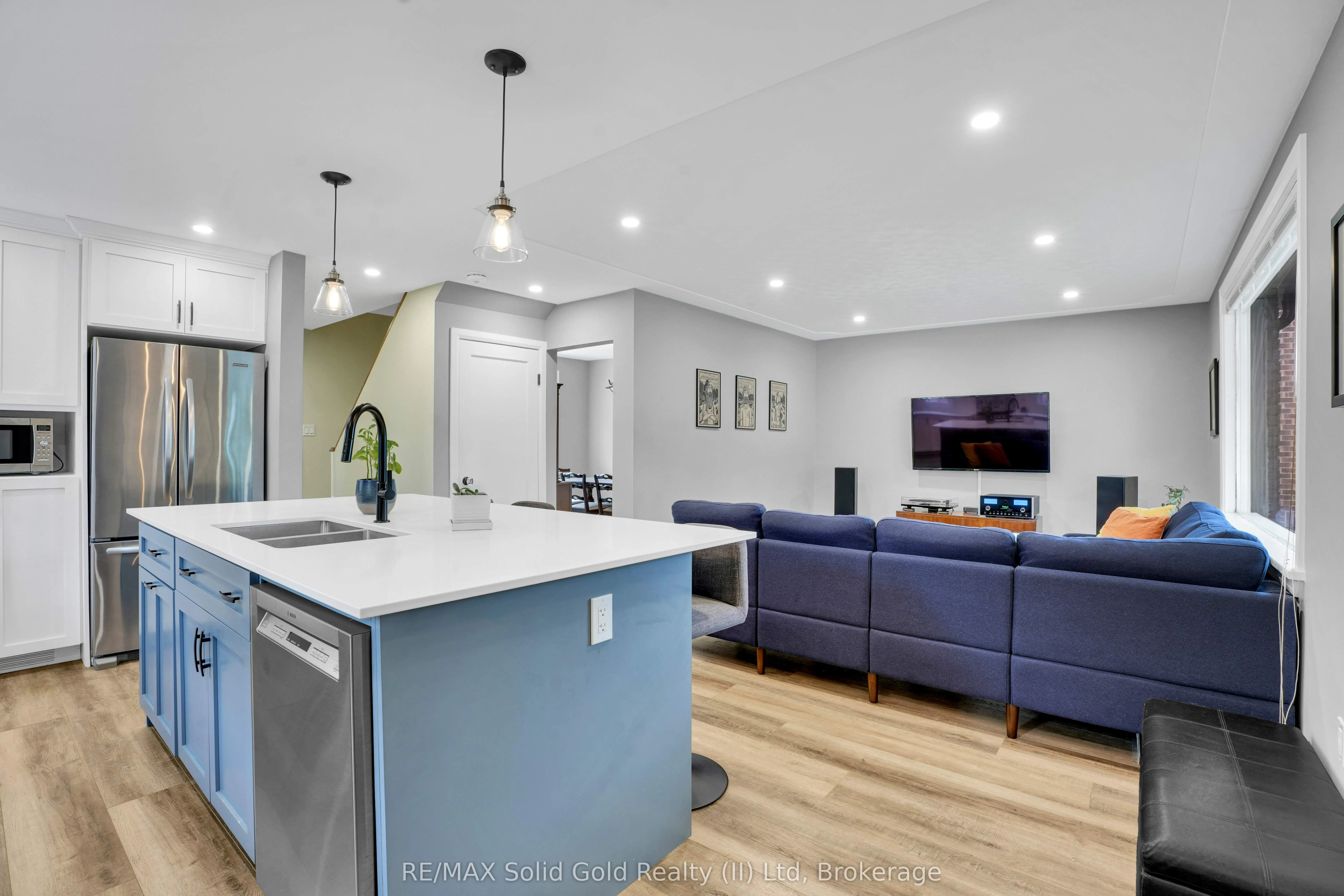 142 Lancaster Street W