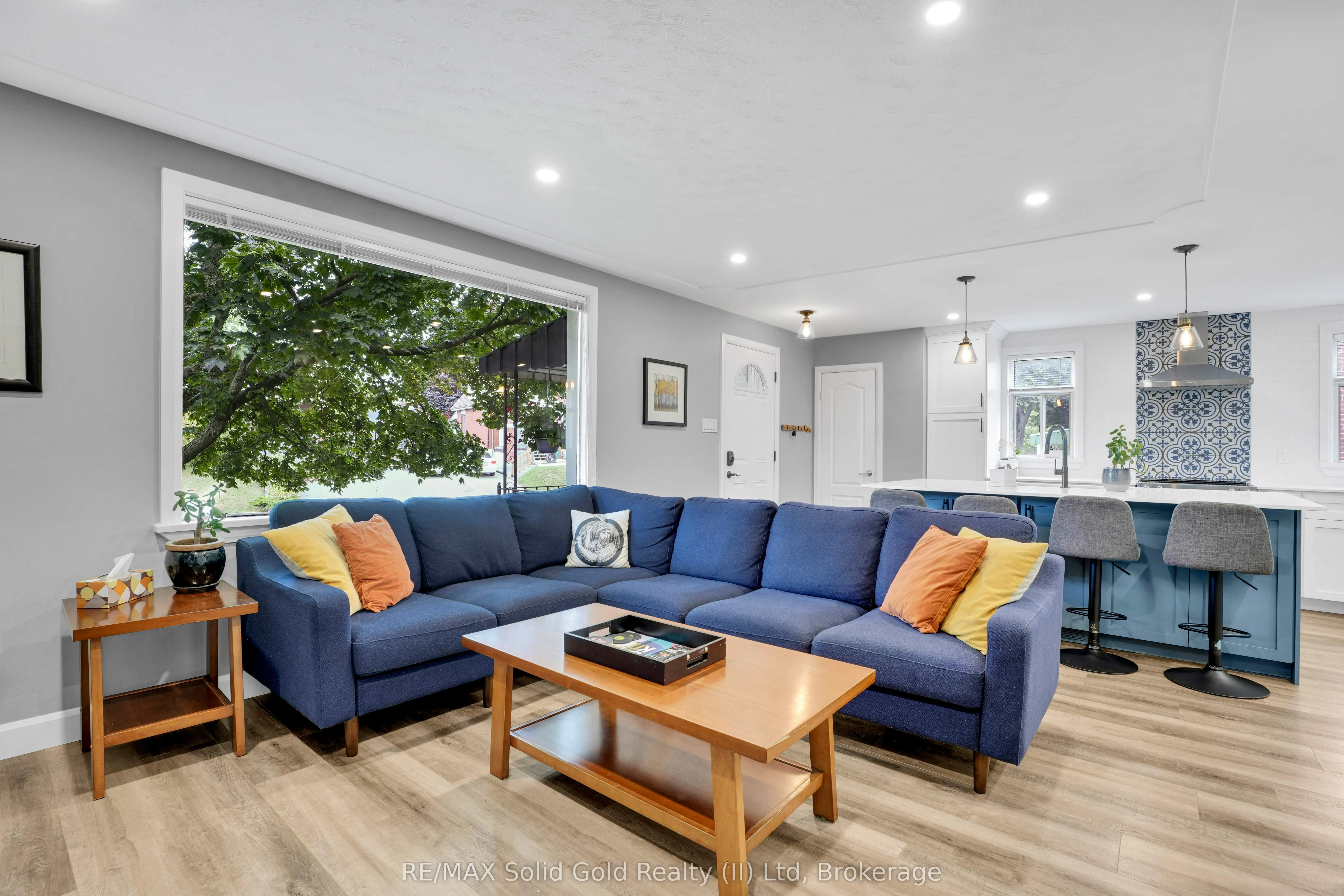 142 Lancaster Street W
