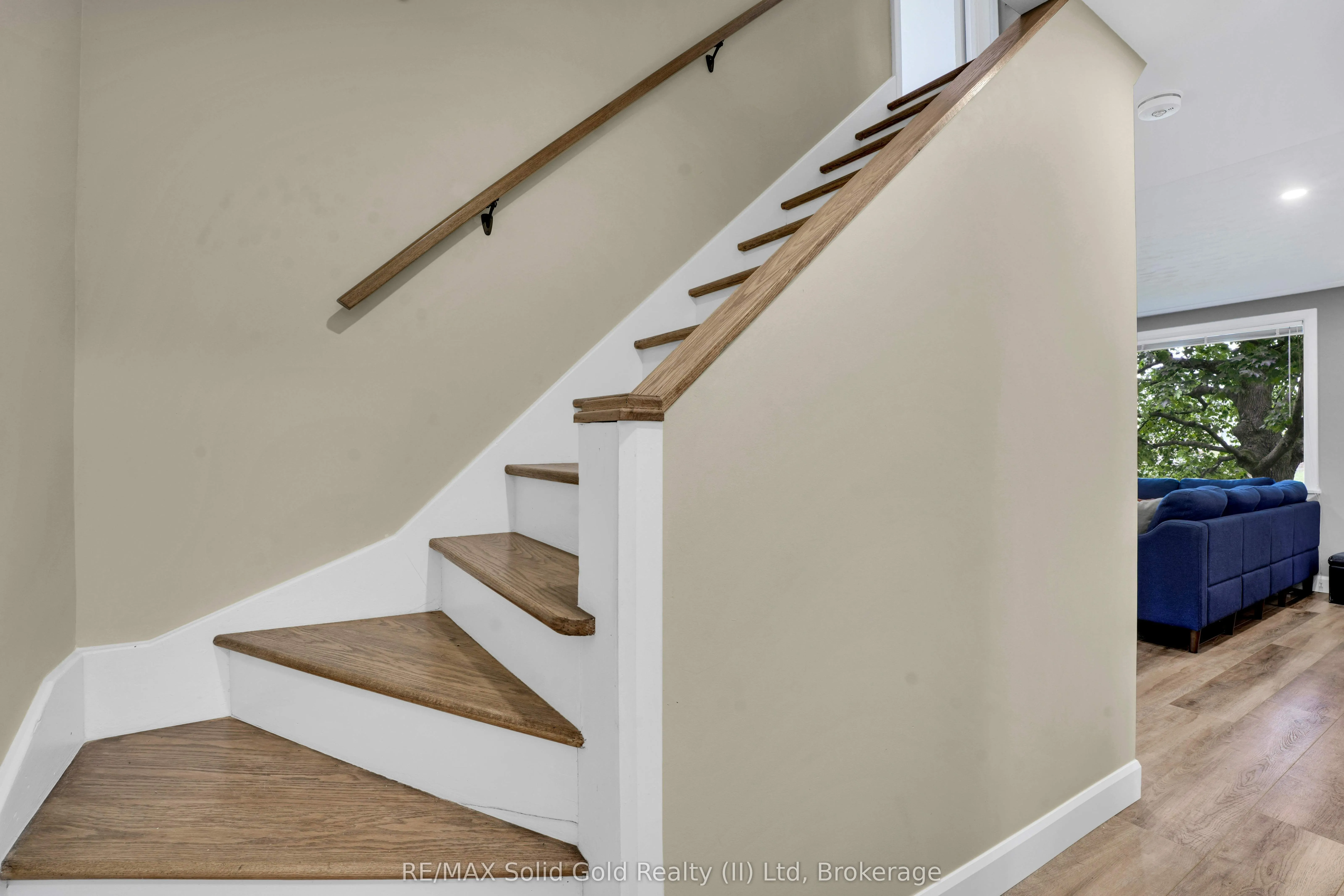 142 Lancaster Street W