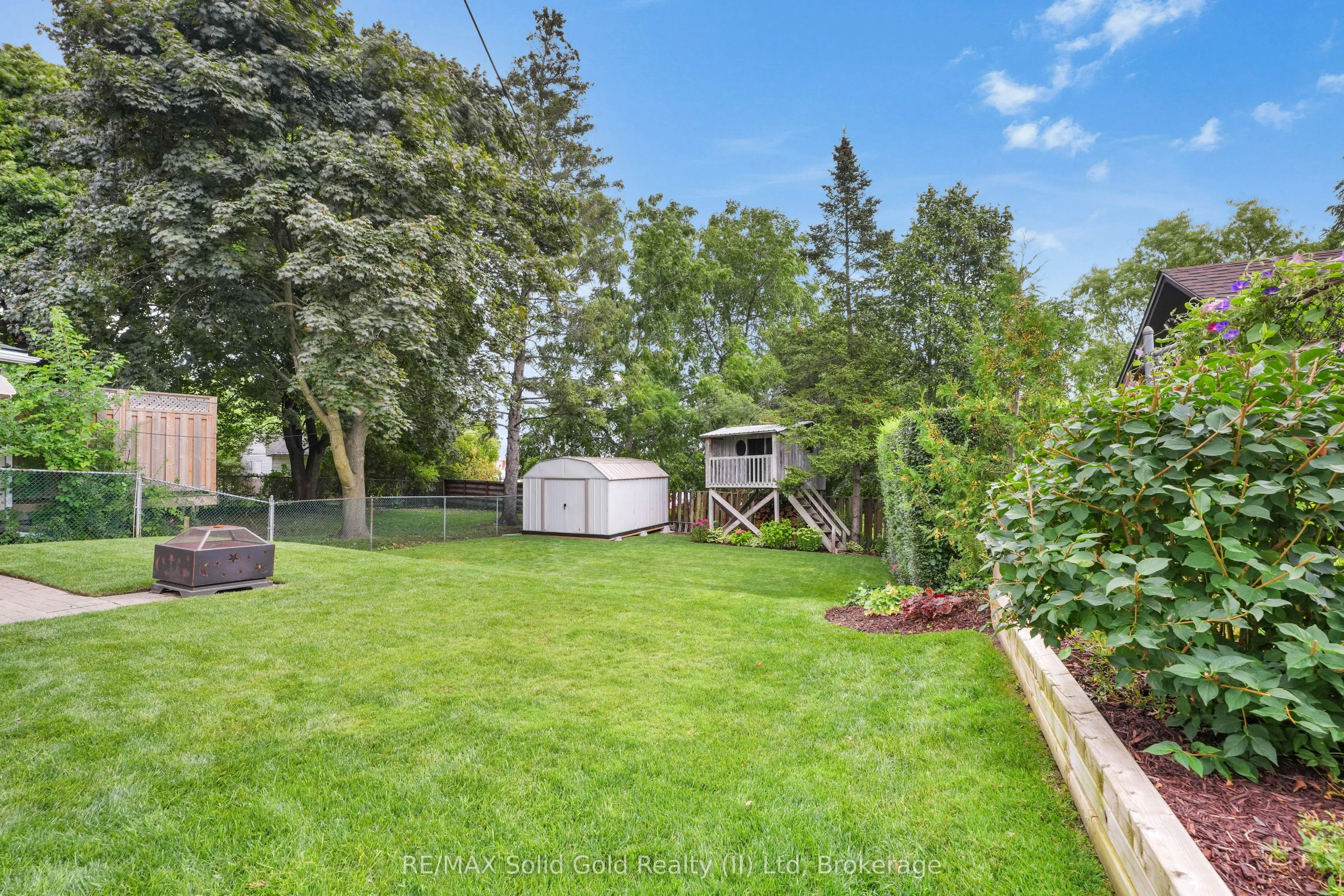 142 Lancaster Street W