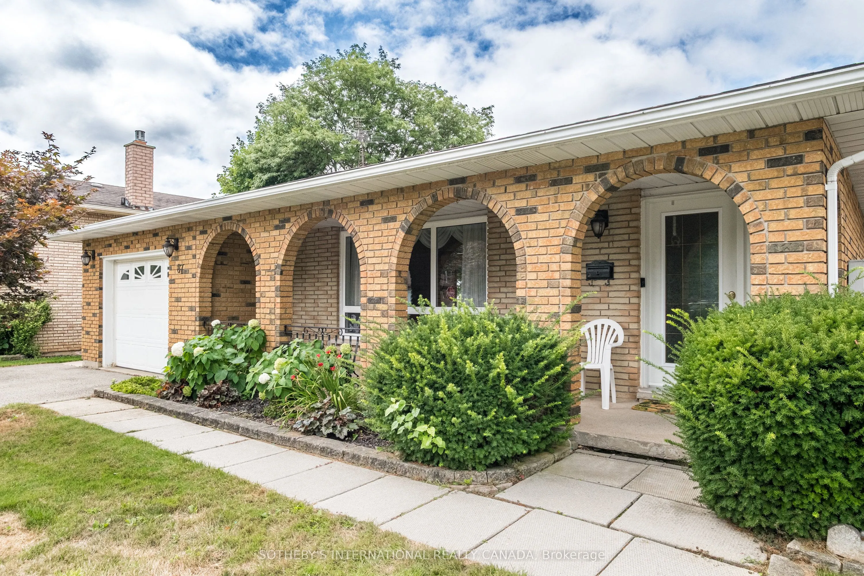 87 Bridlewood Drive