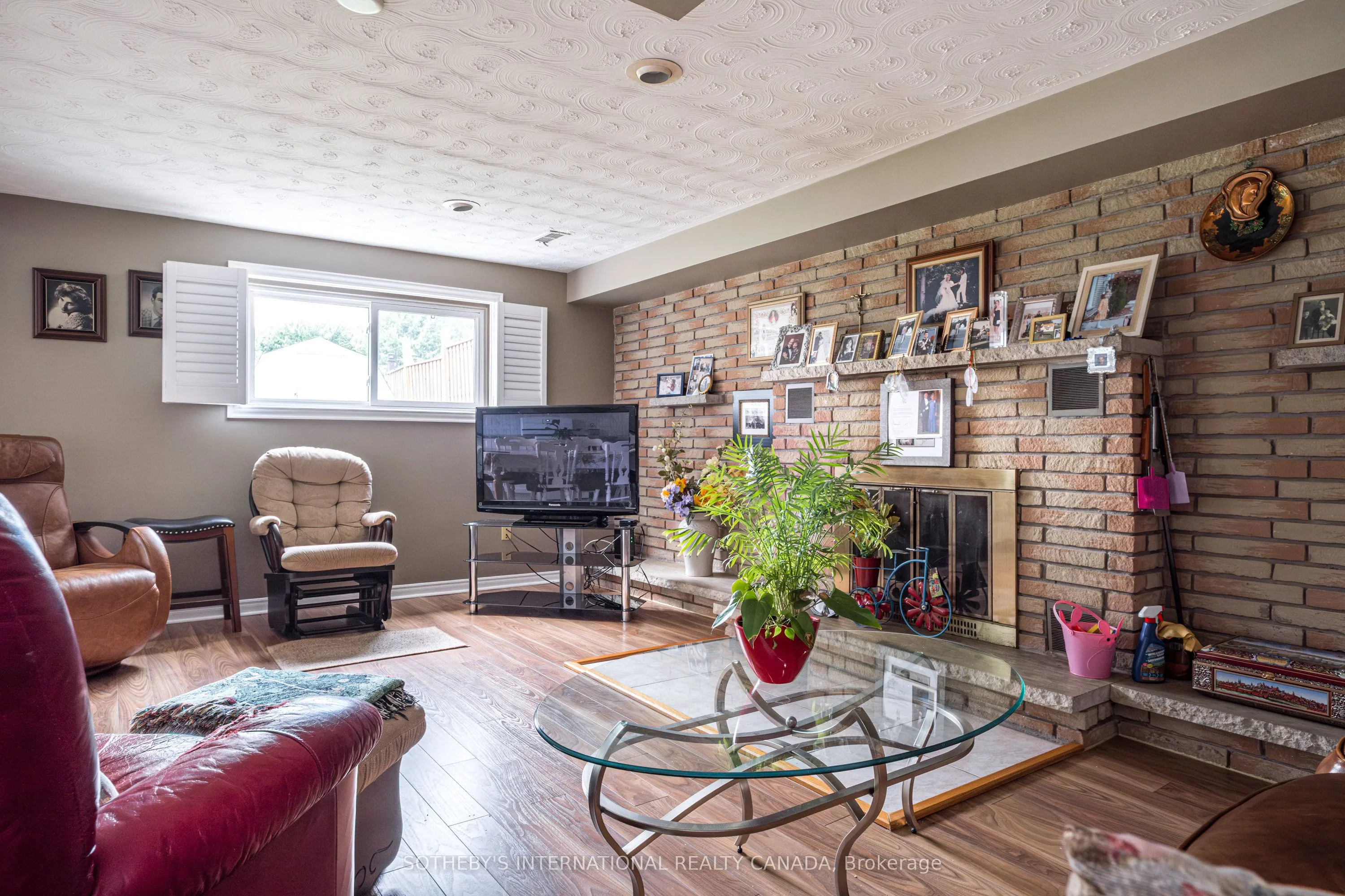 87 Bridlewood Drive