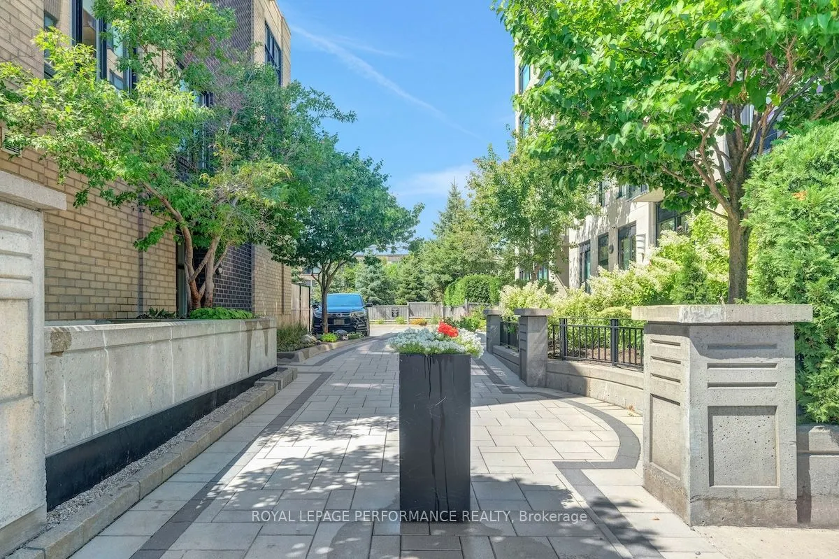 773 Richmond Road, #Unit 8