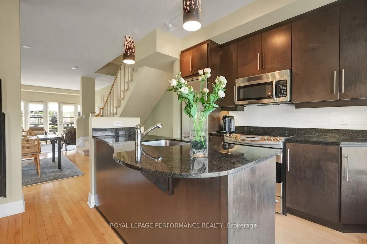 773 Richmond Road, #Unit 8