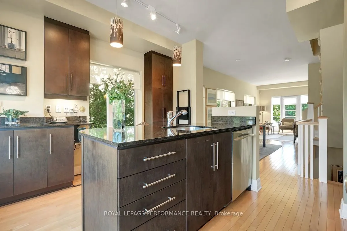 773 Richmond Road, #Unit 8