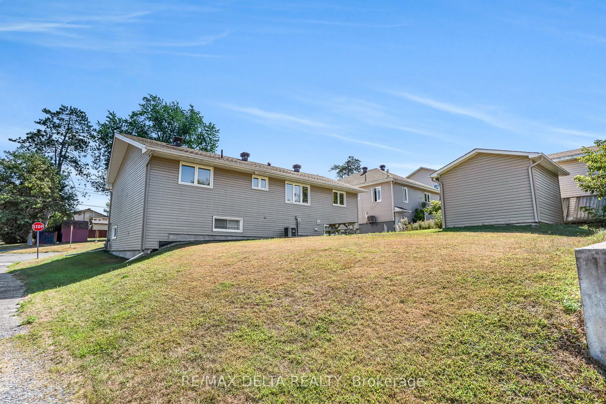 660 Henrie Circle