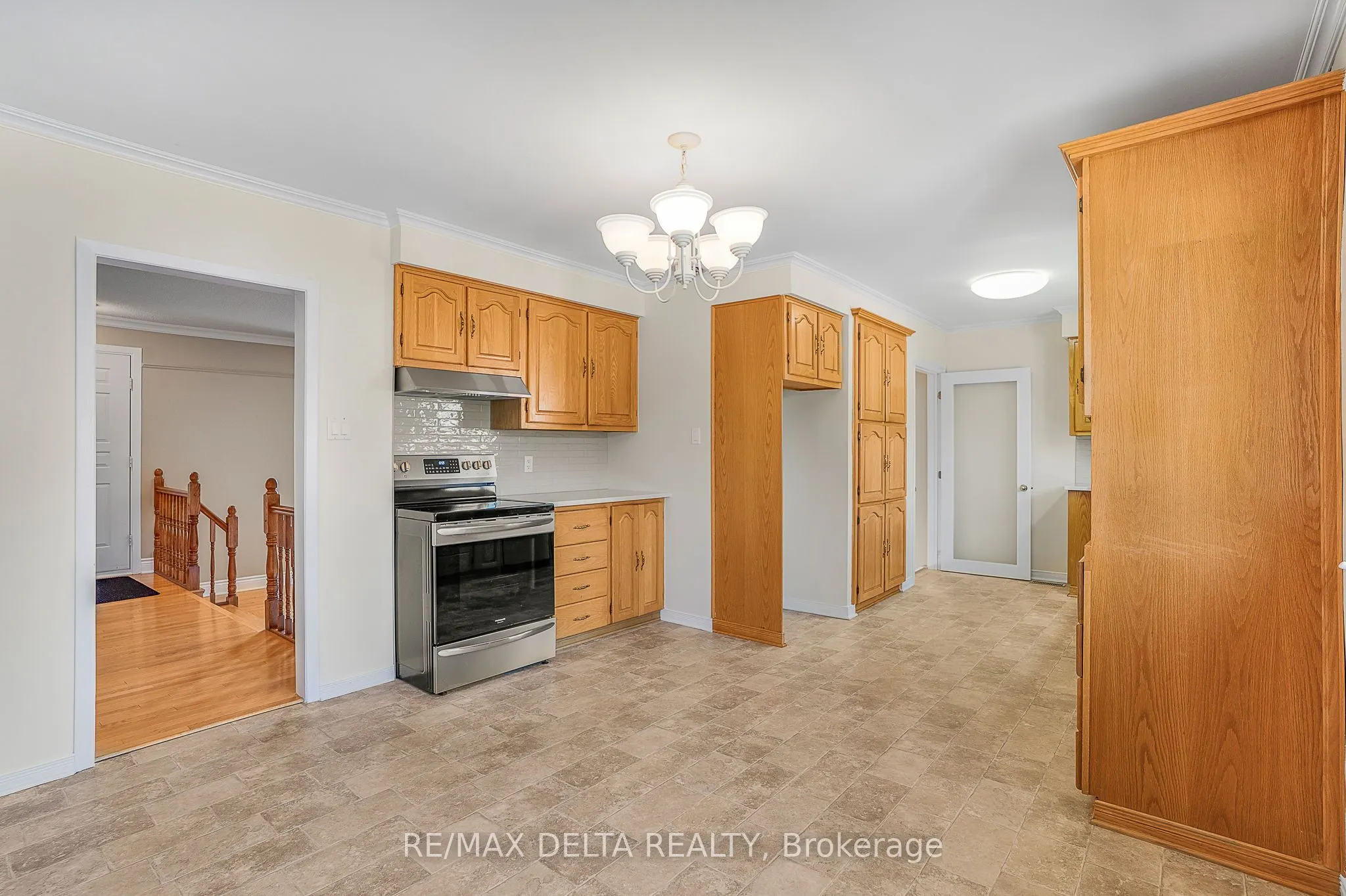 660 Henrie Circle
