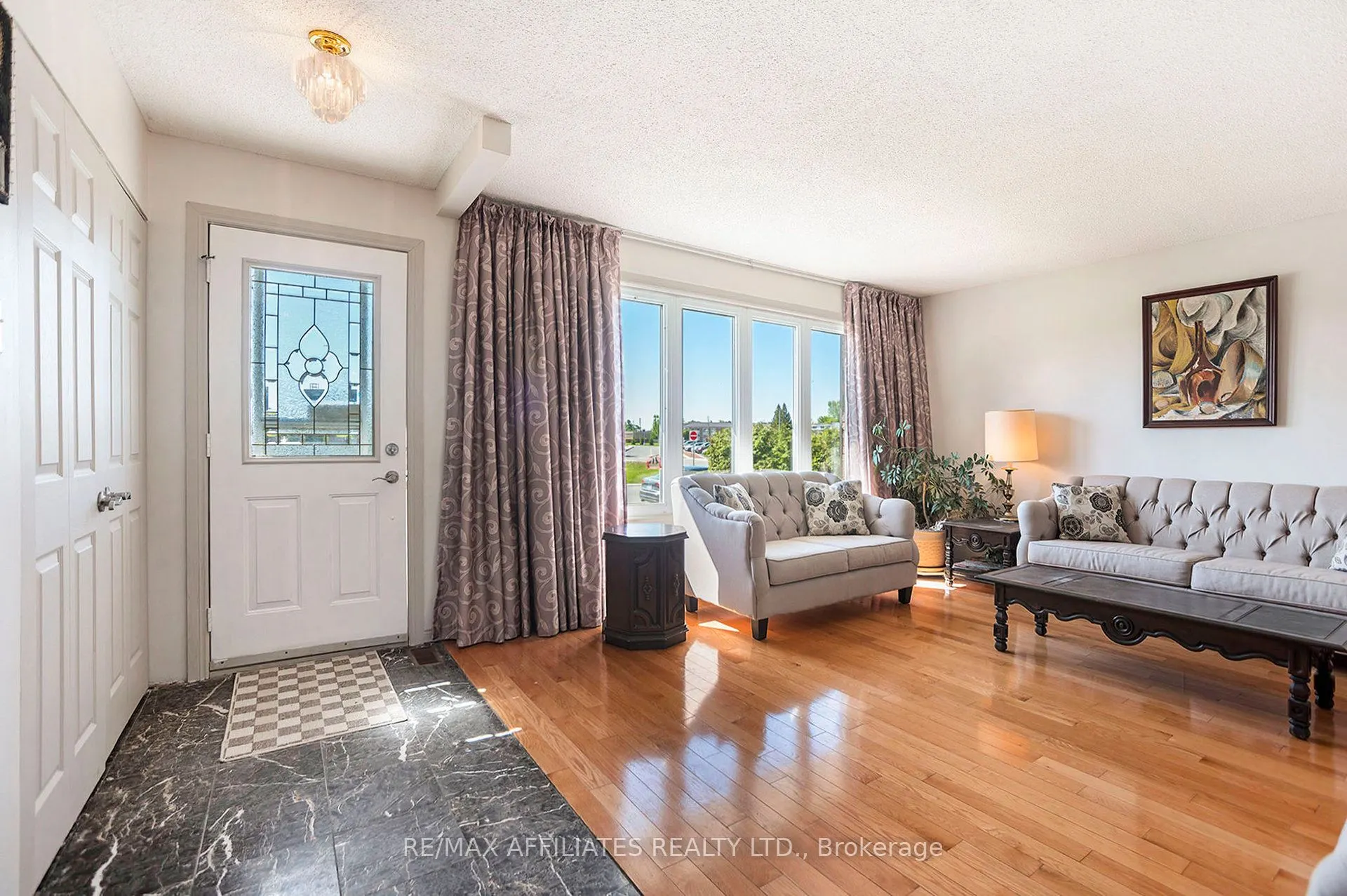 12 Ross Street E