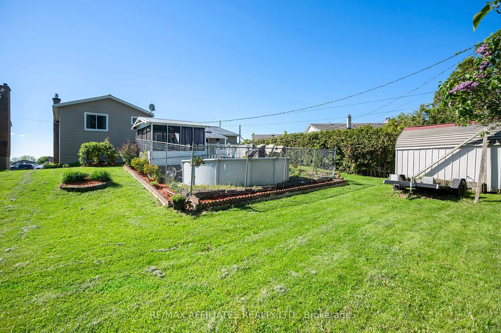 12 Ross Street E