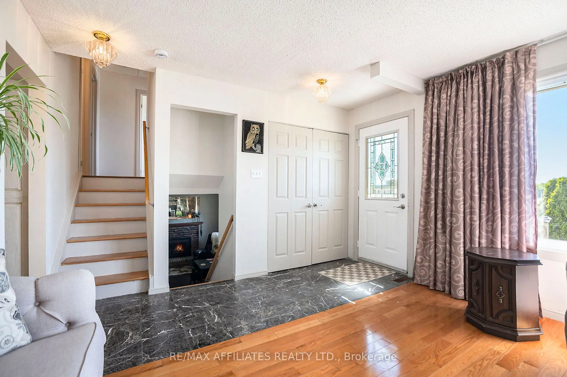 12 Ross Street E