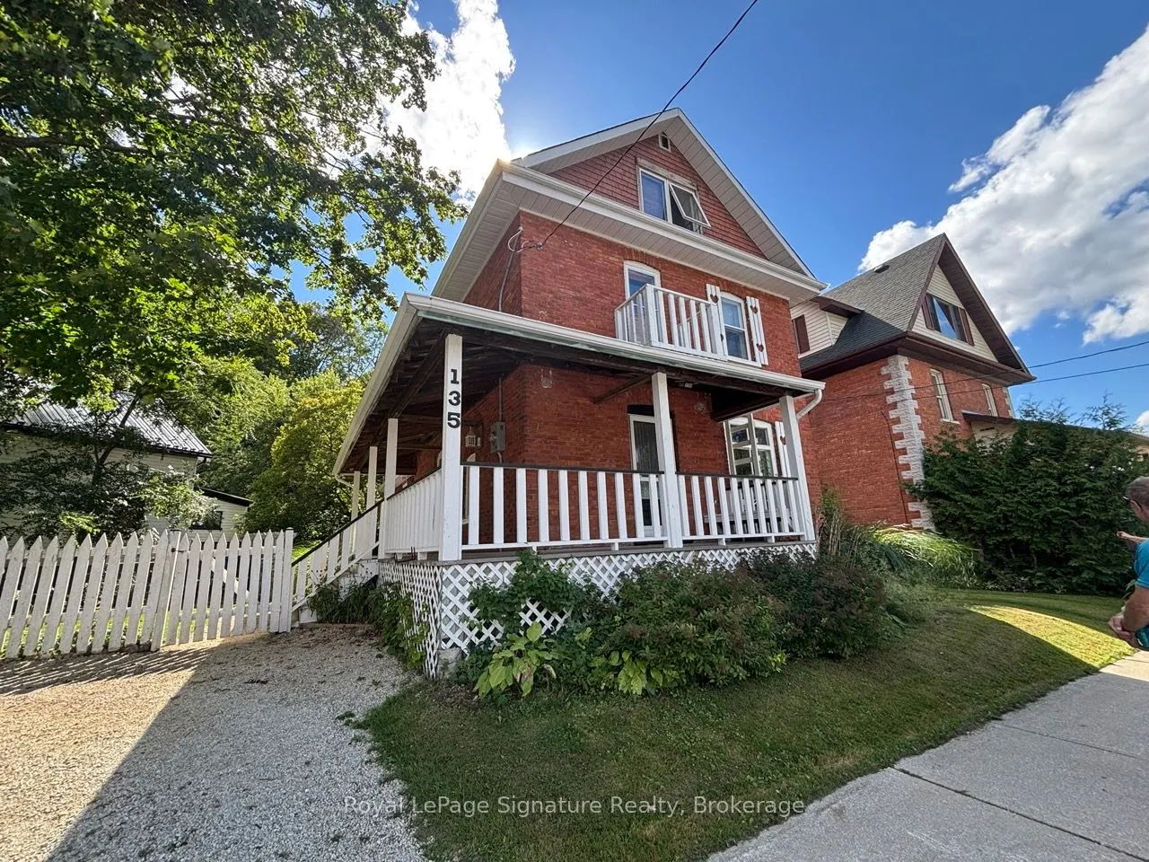 135 Edwin Street E