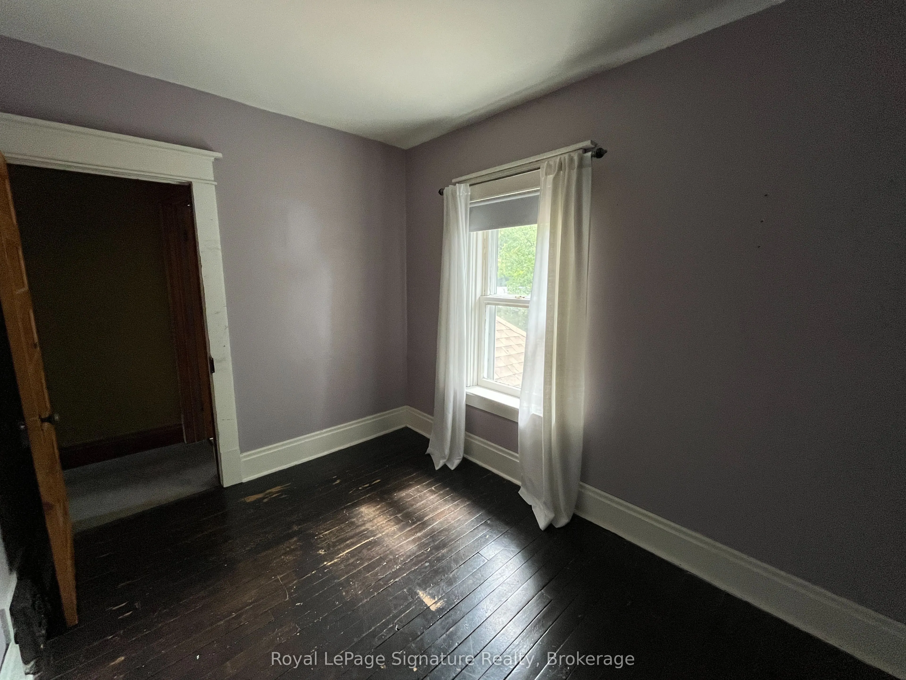 135 Edwin Street E