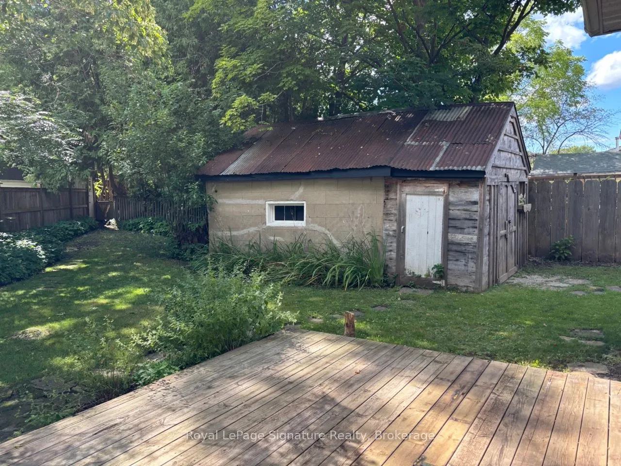 135 Edwin Street E