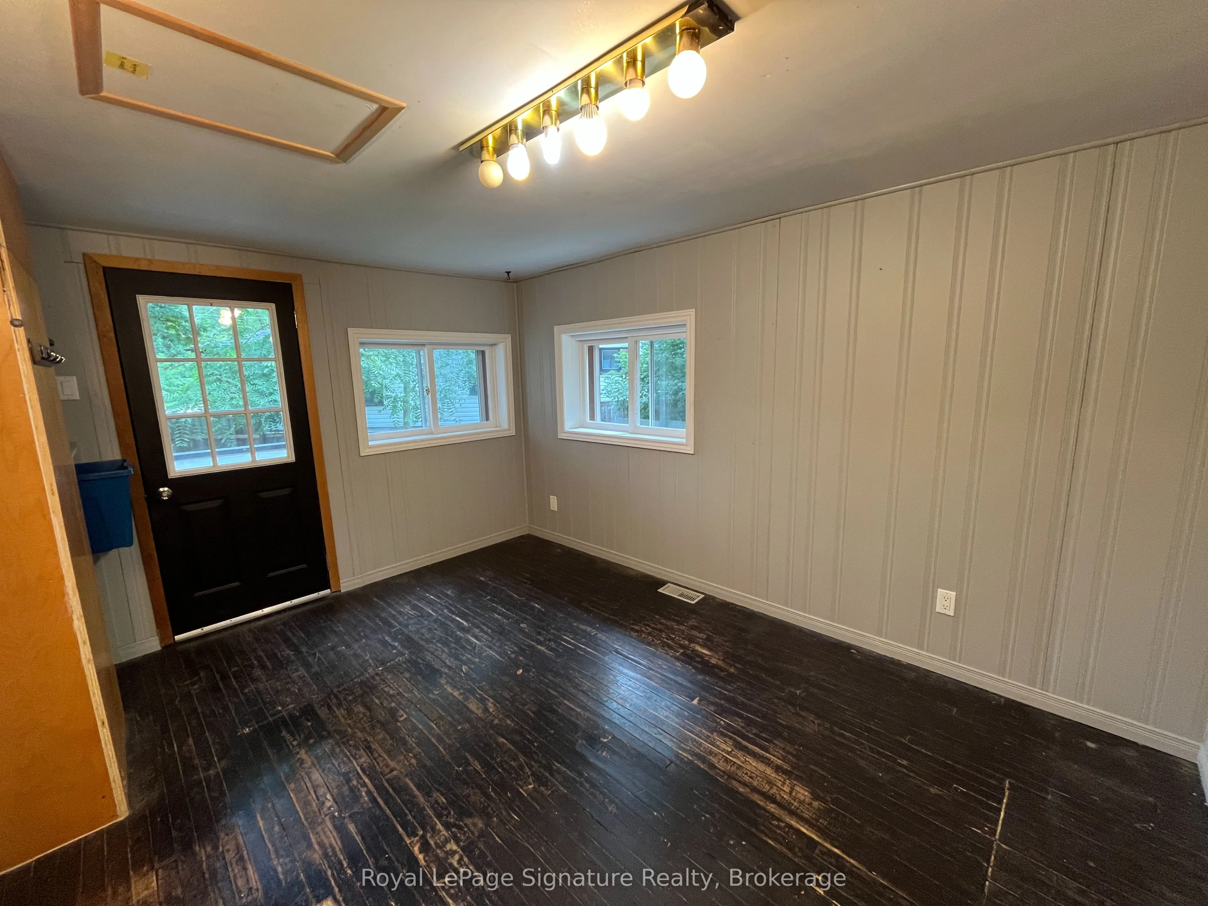 135 Edwin Street E