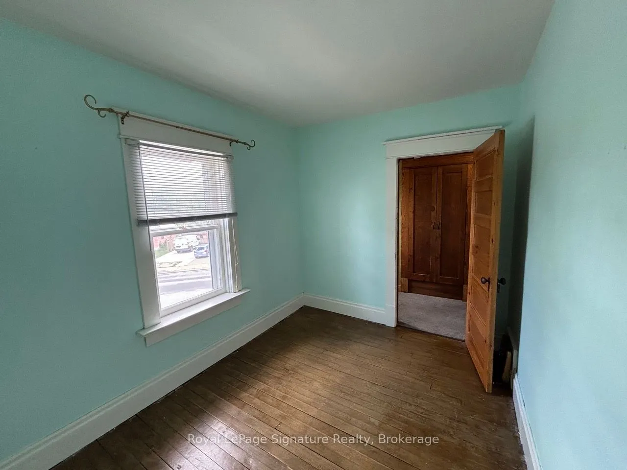 135 Edwin Street E