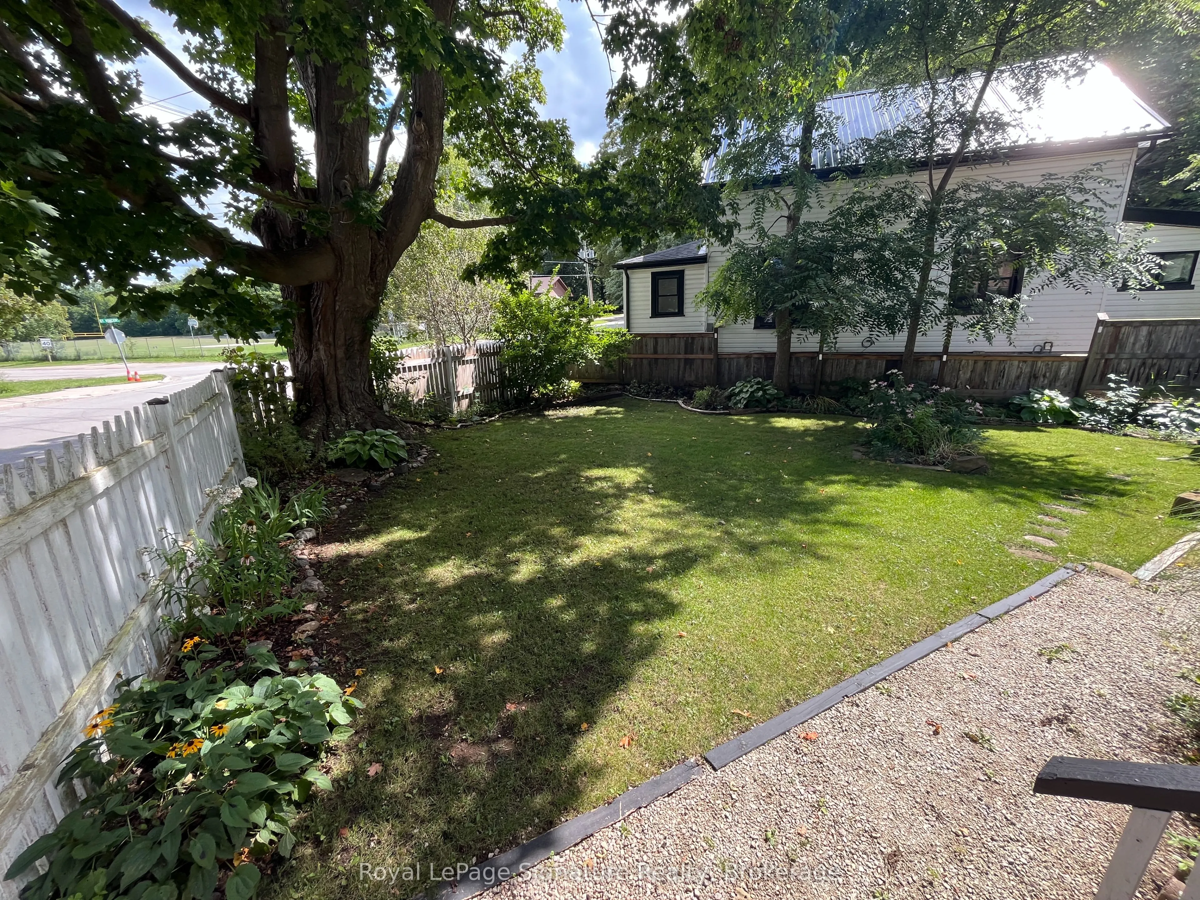 135 Edwin Street E