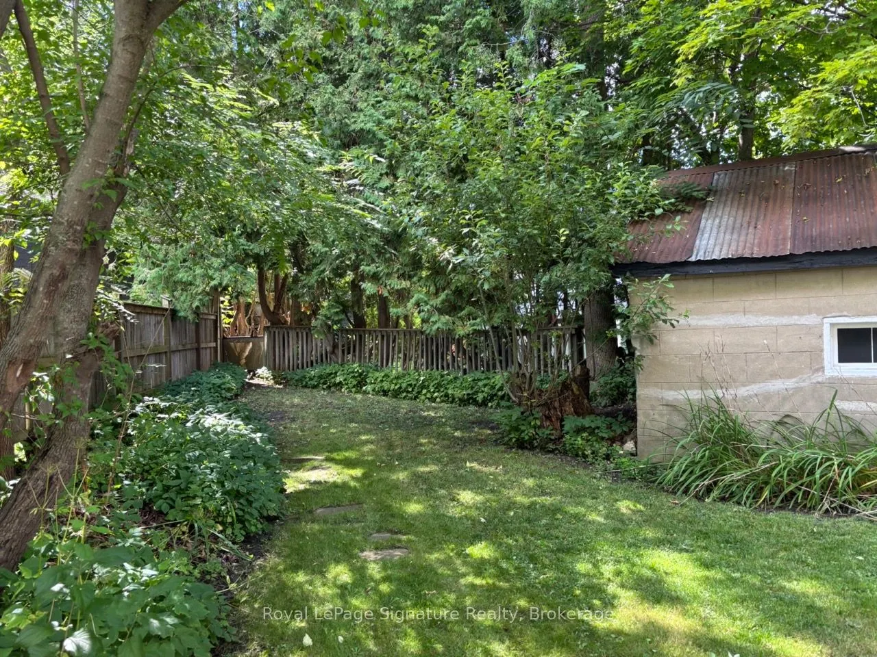 135 Edwin Street E