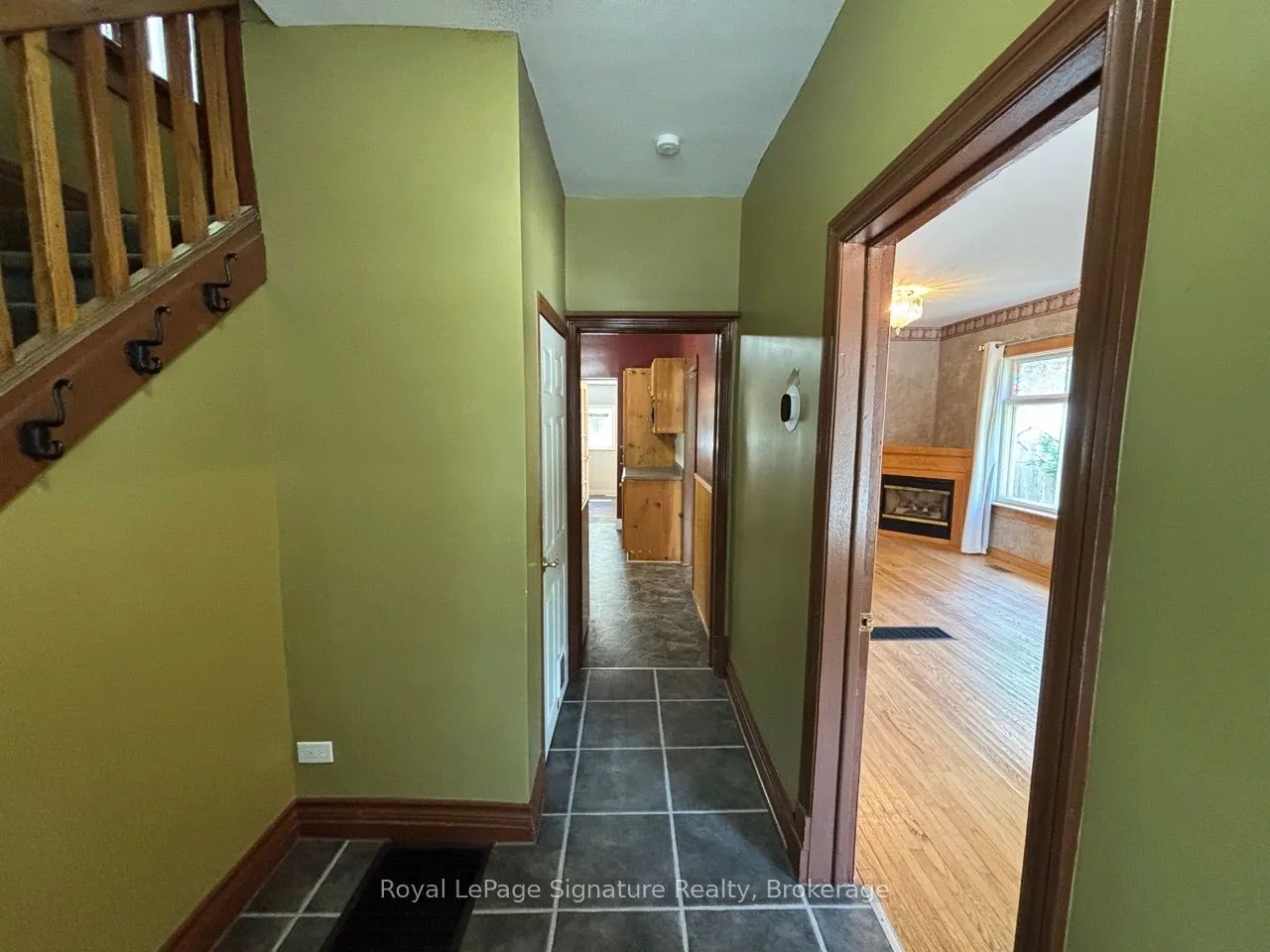 135 Edwin Street E
