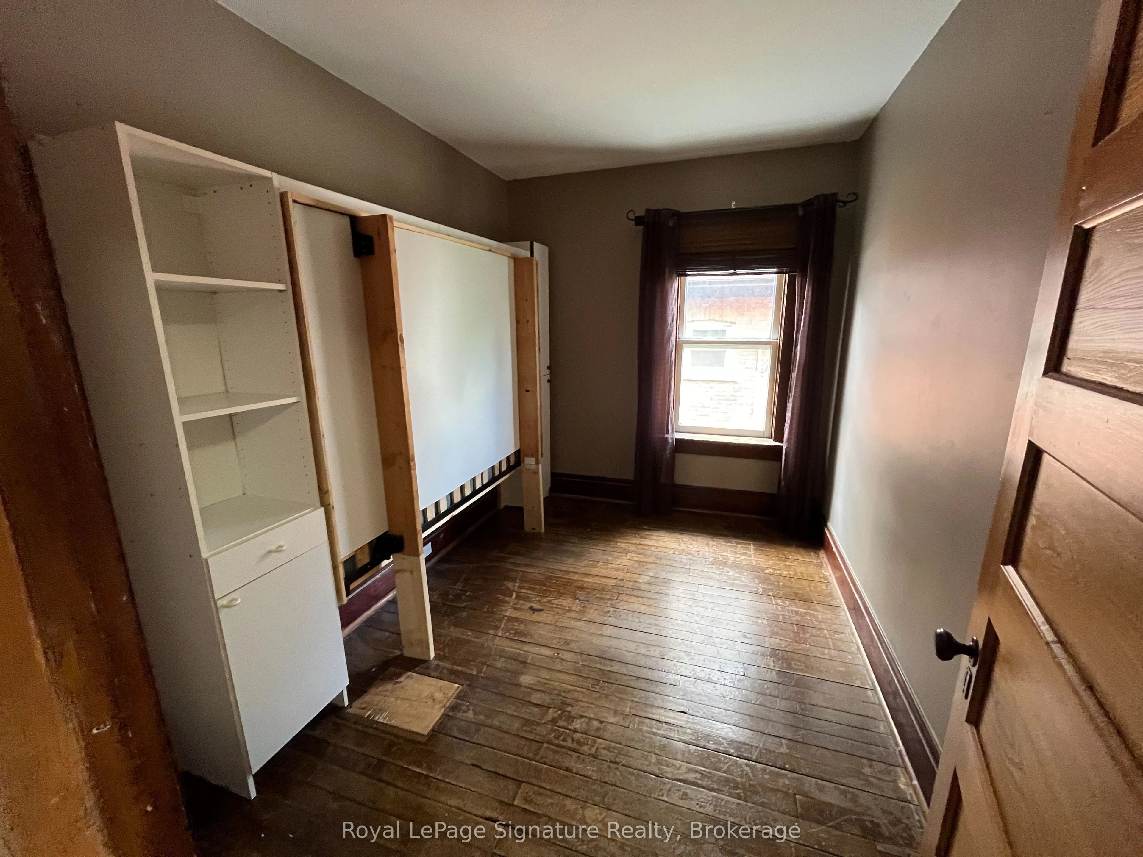 135 Edwin Street E