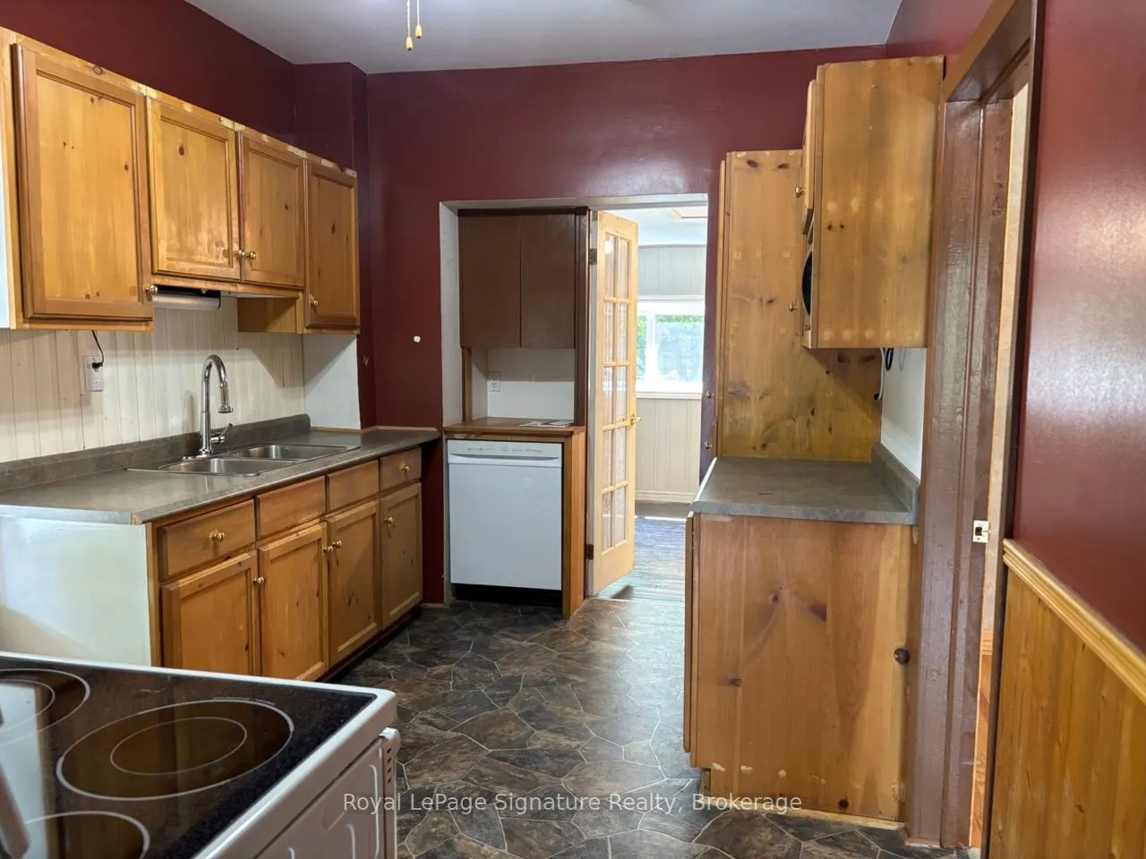 135 Edwin Street E