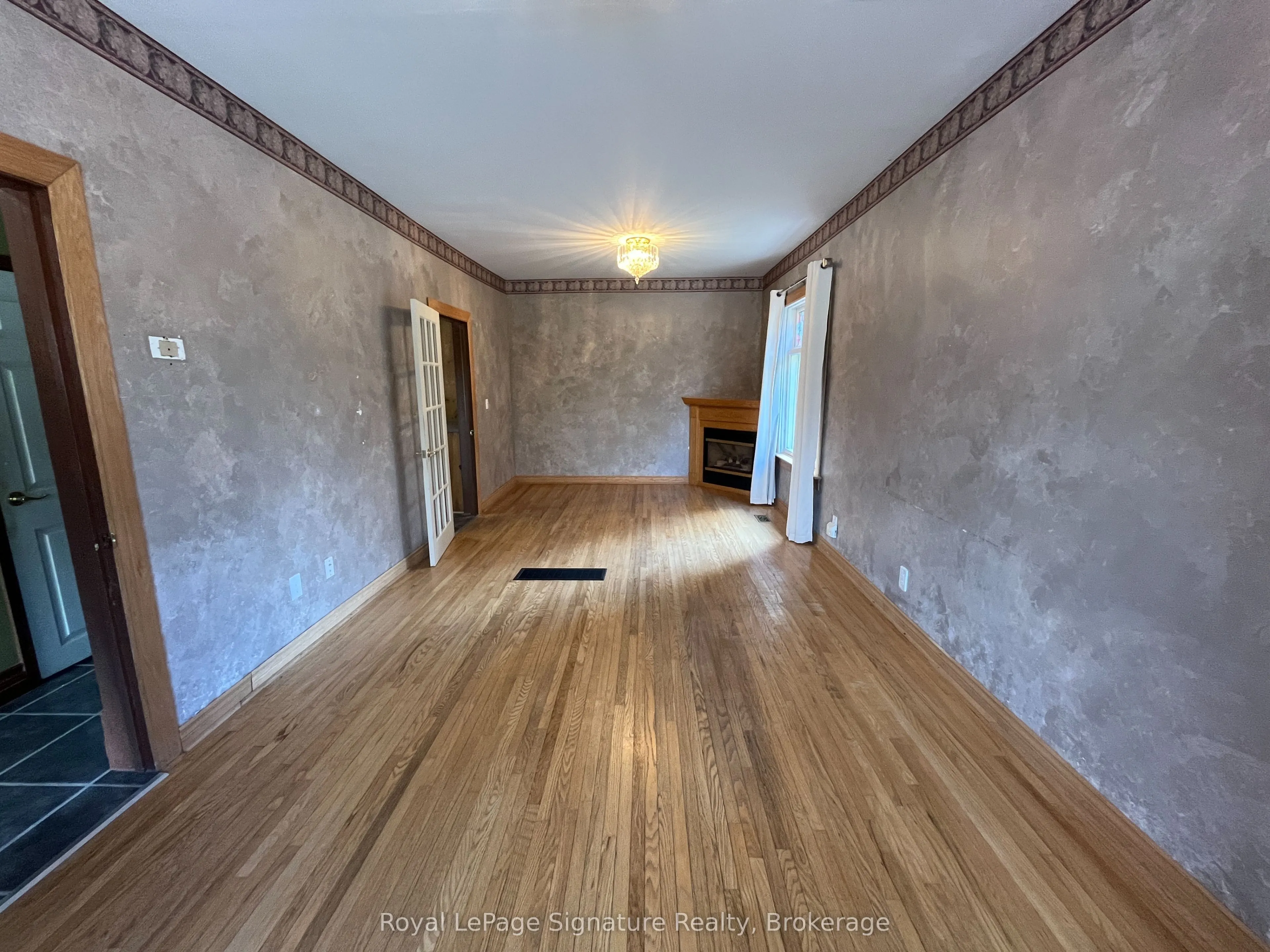 135 Edwin Street E