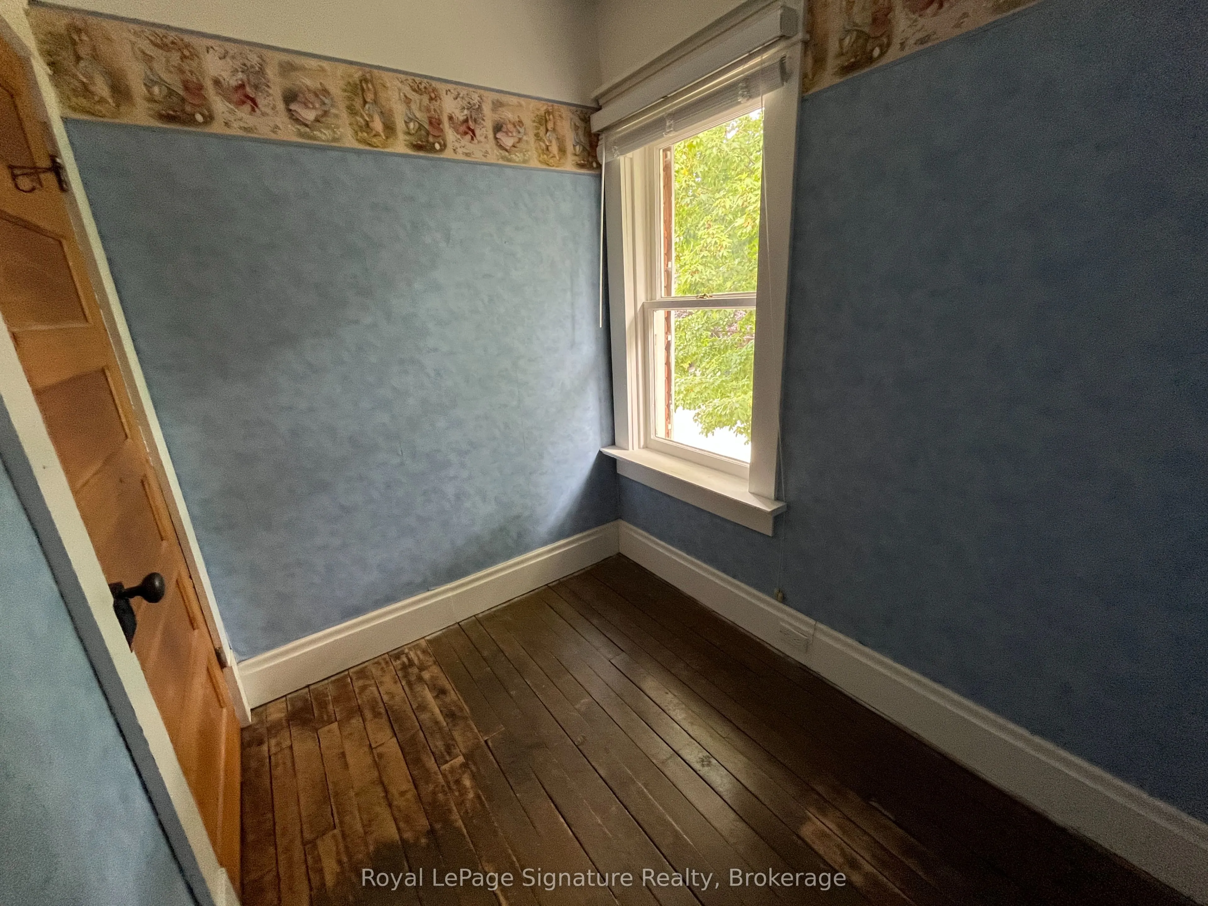 135 Edwin Street E