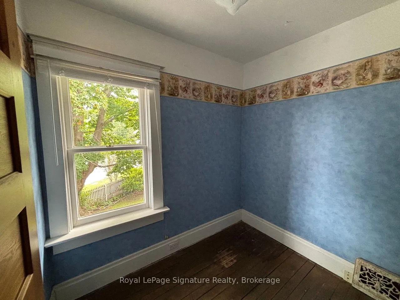 135 Edwin Street E