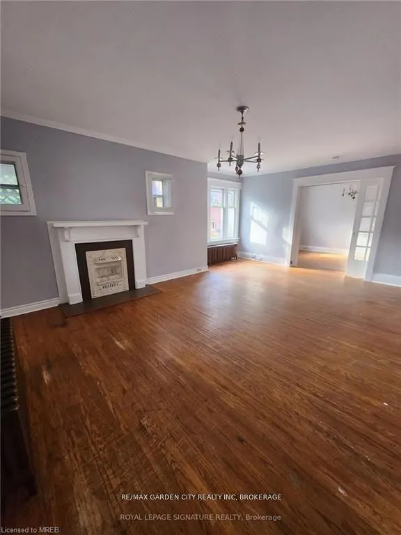 323 Queenston Street, #1