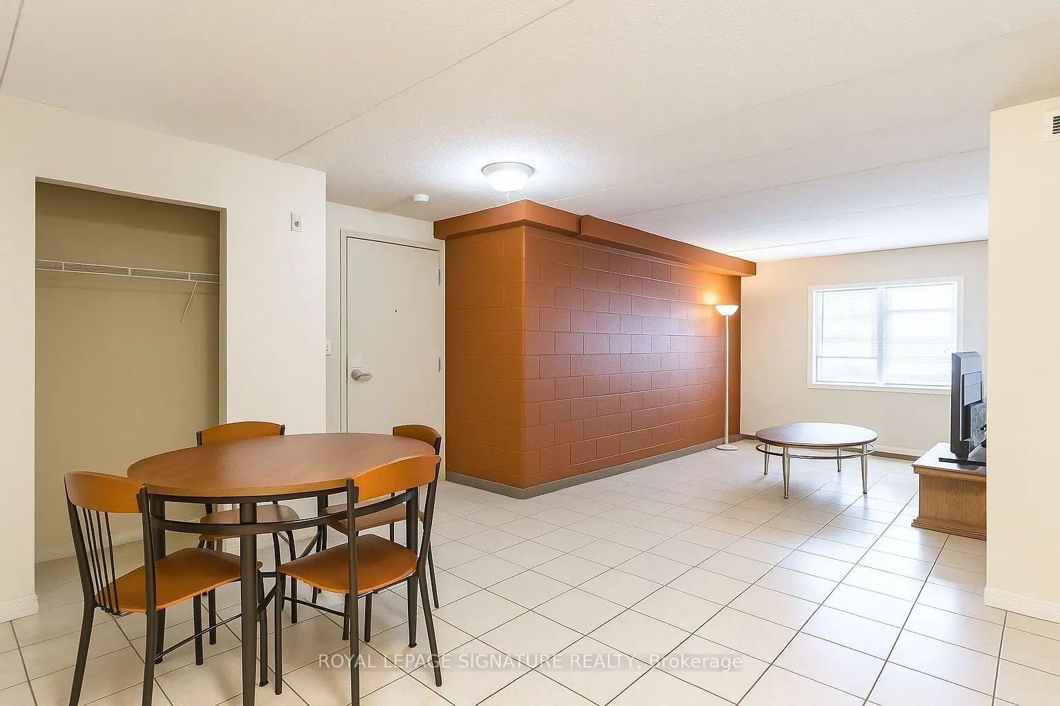261 Lester Street, #301