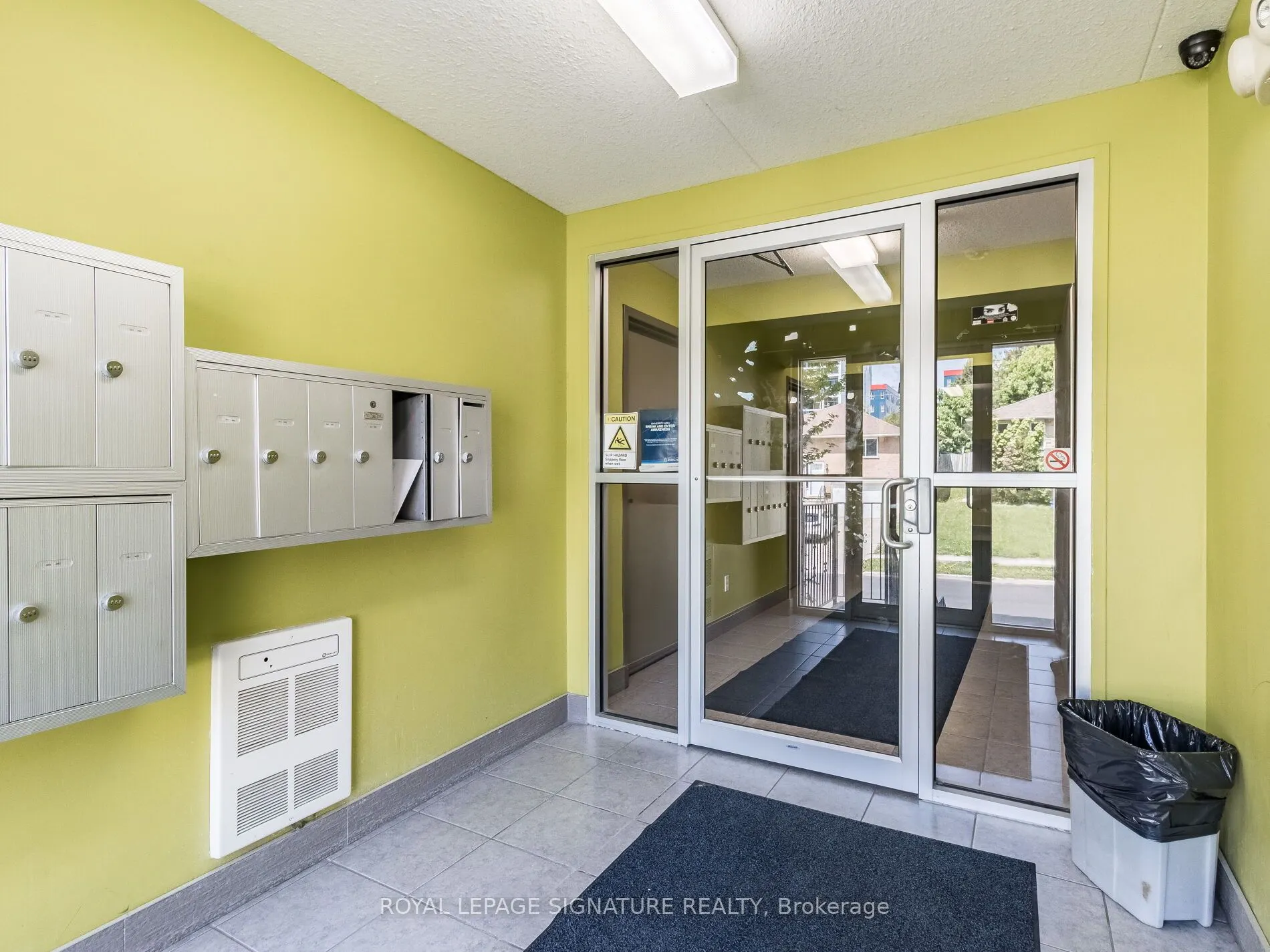 261 Lester Street, #301