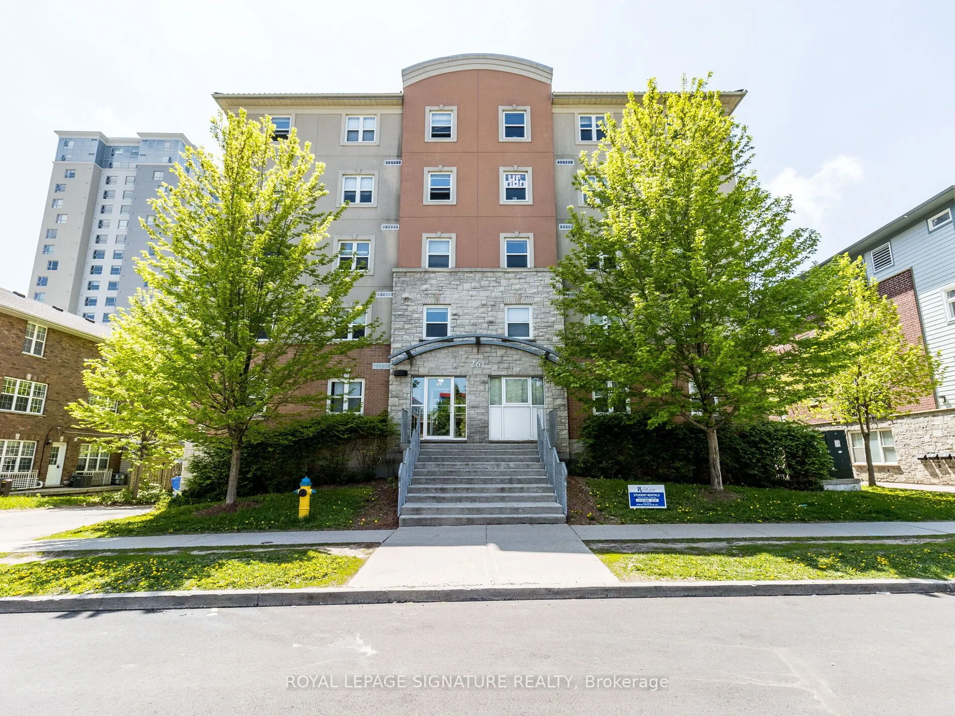 261 Lester Street, #301