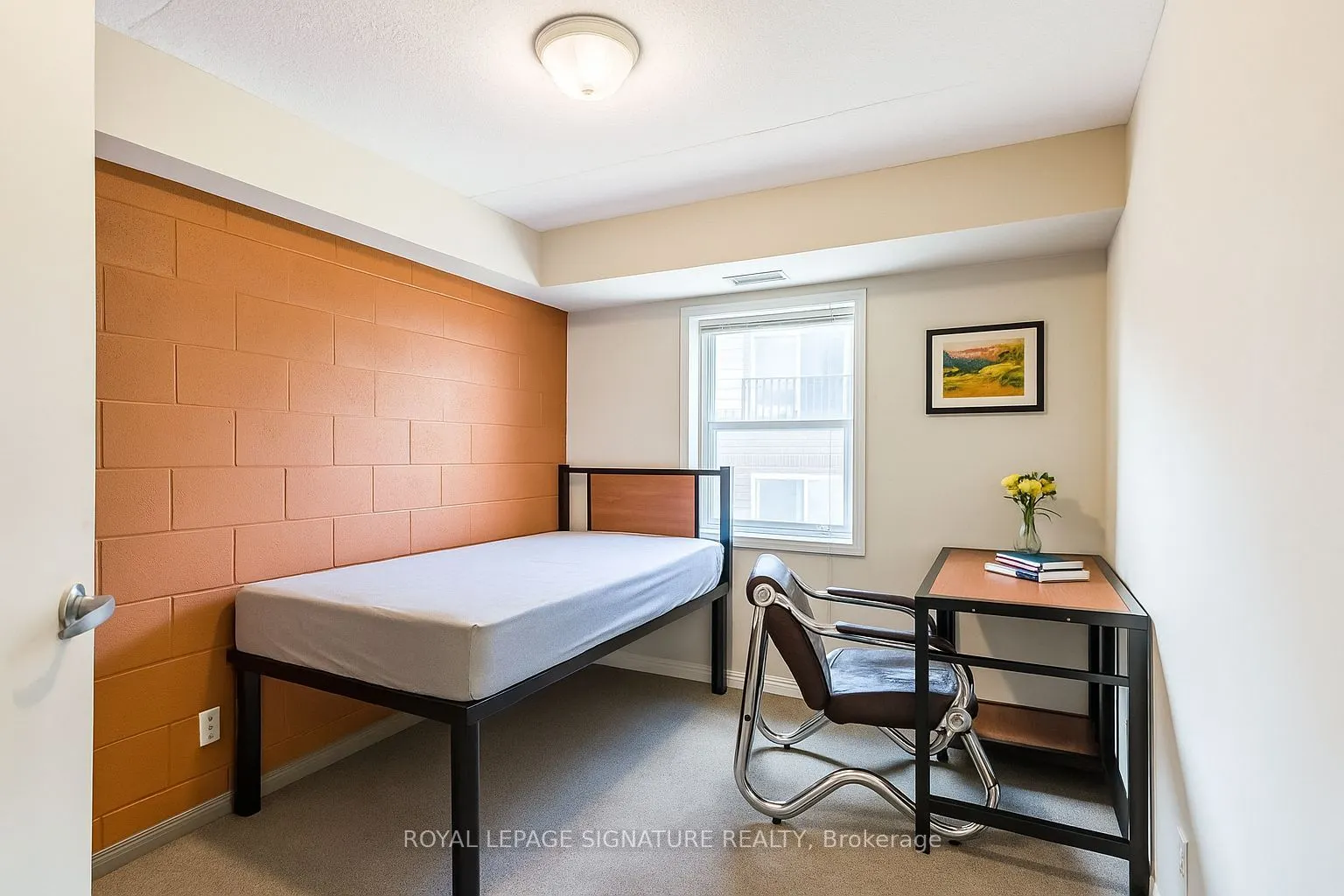 261 Lester Street, #301