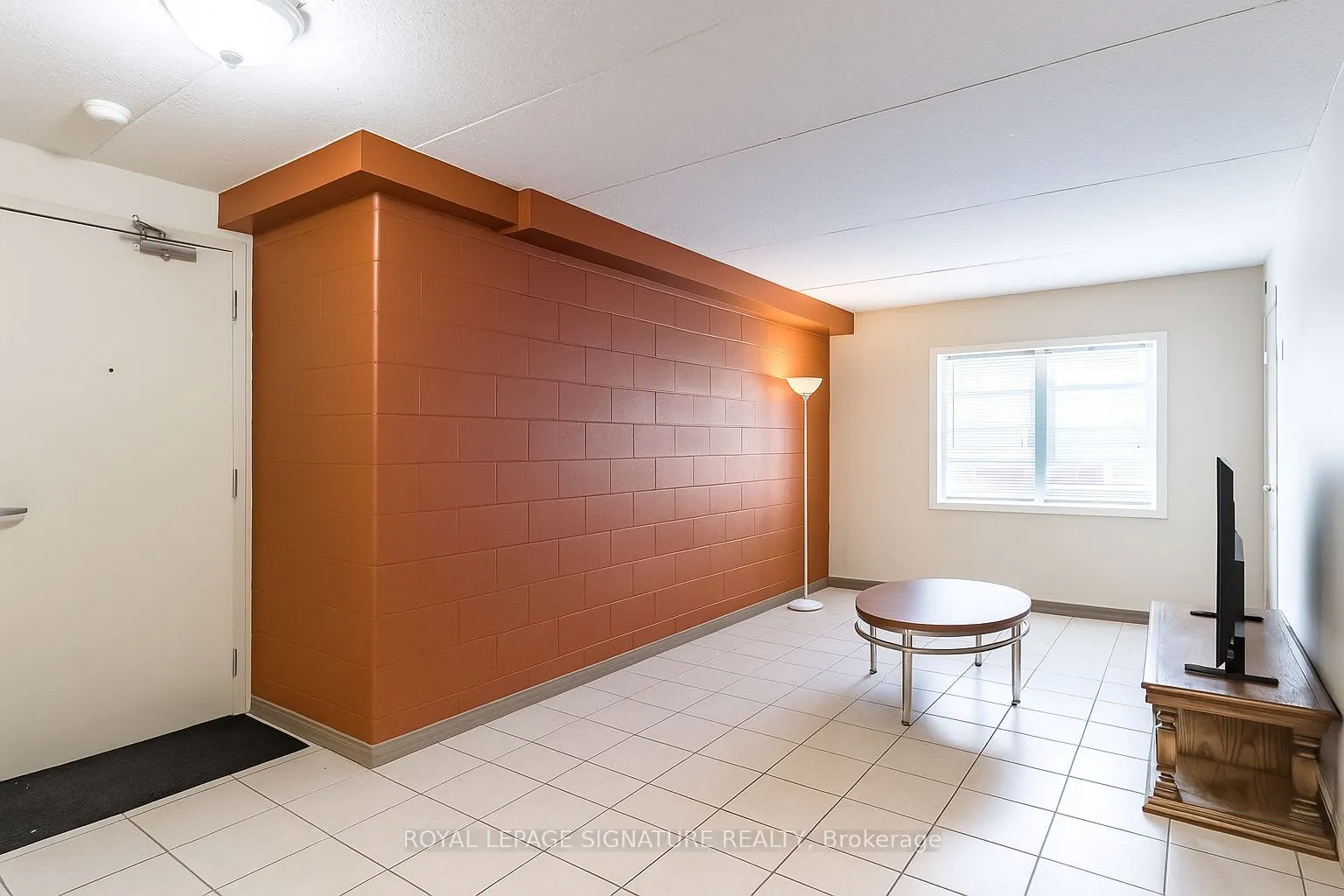 261 Lester Street, #301