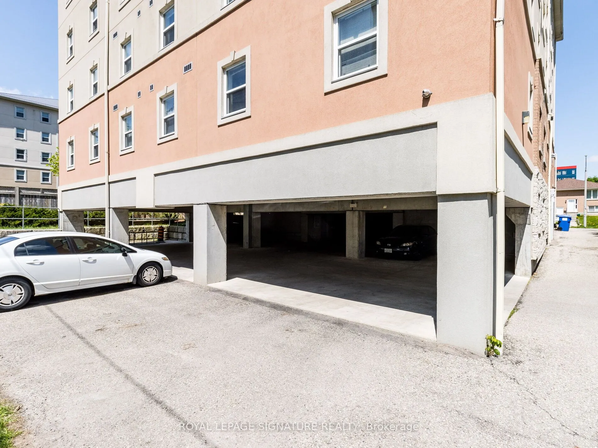261 Lester Street, #301