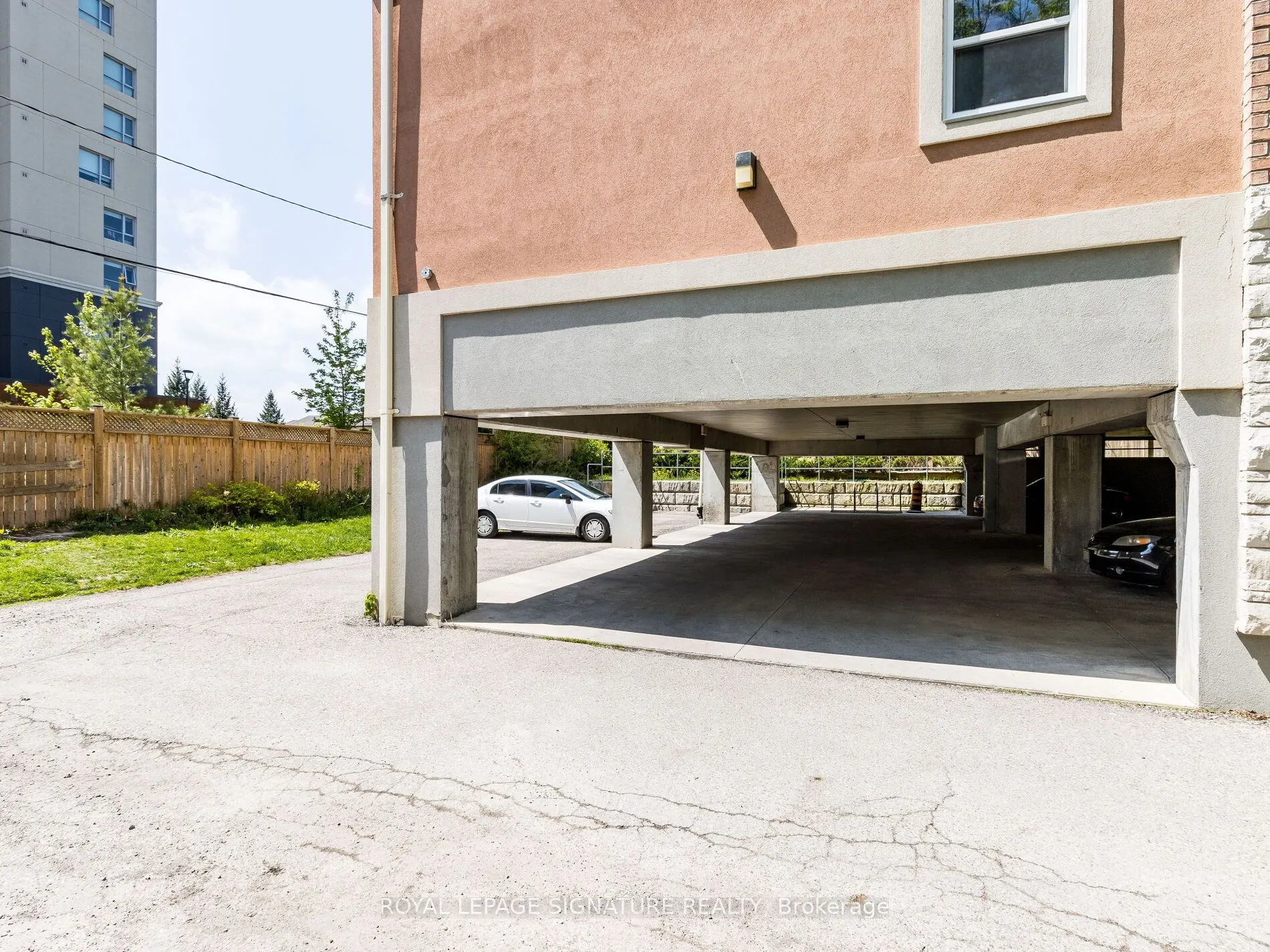 261 Lester Street, #301