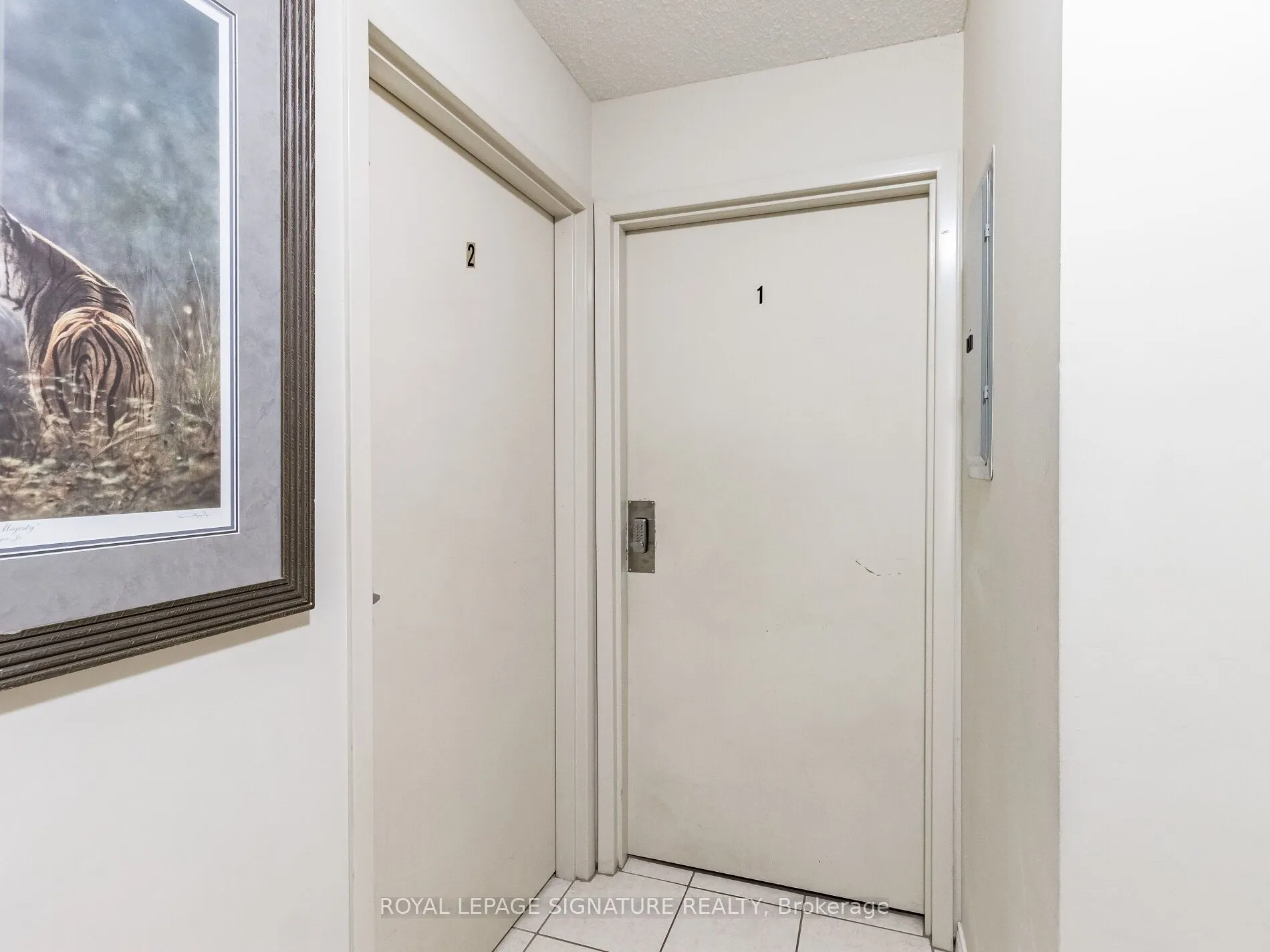 261 Lester Street, #301