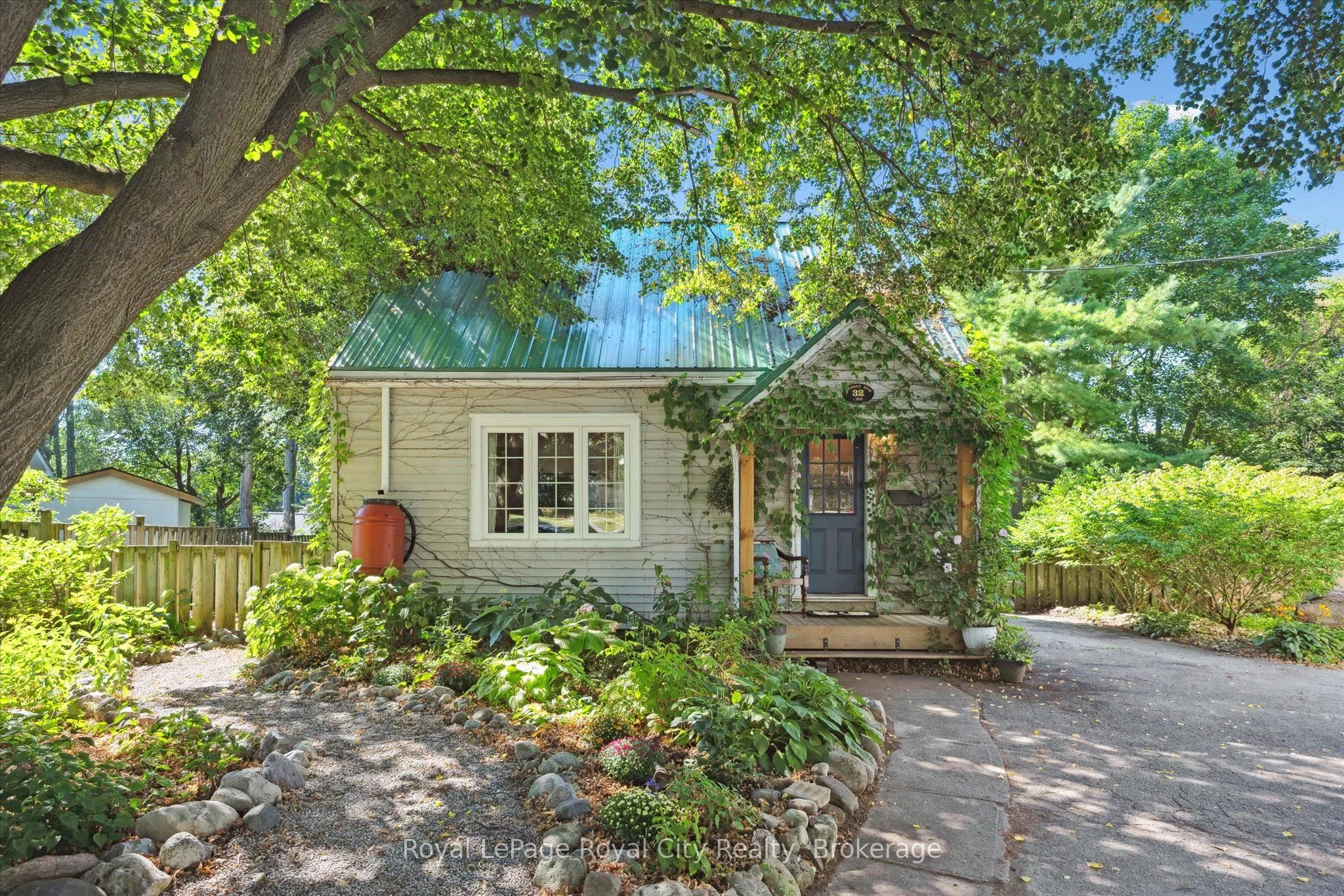 32 Merritt Boulevard
