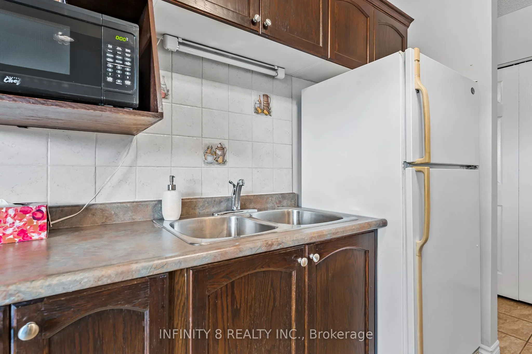 264 Oakdale Avenue, #301
