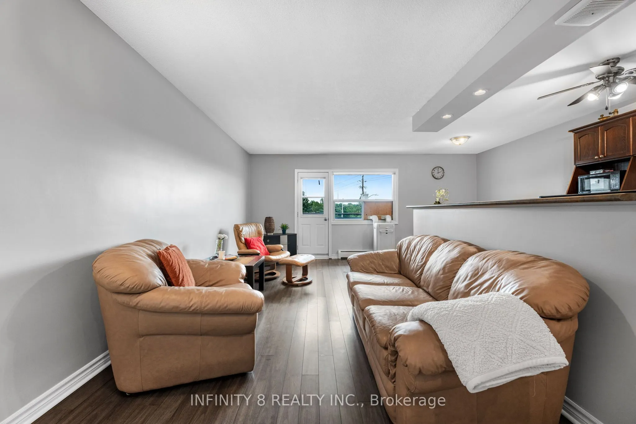 264 Oakdale Avenue, #301