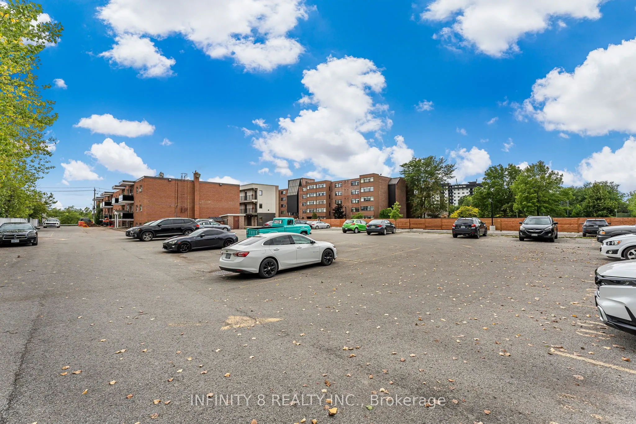 264 Oakdale Avenue, #301