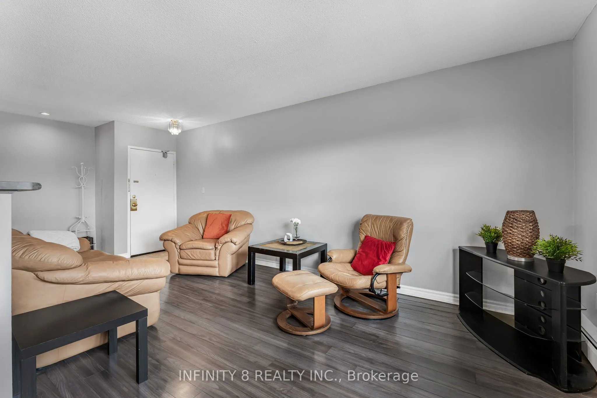 264 Oakdale Avenue, #301