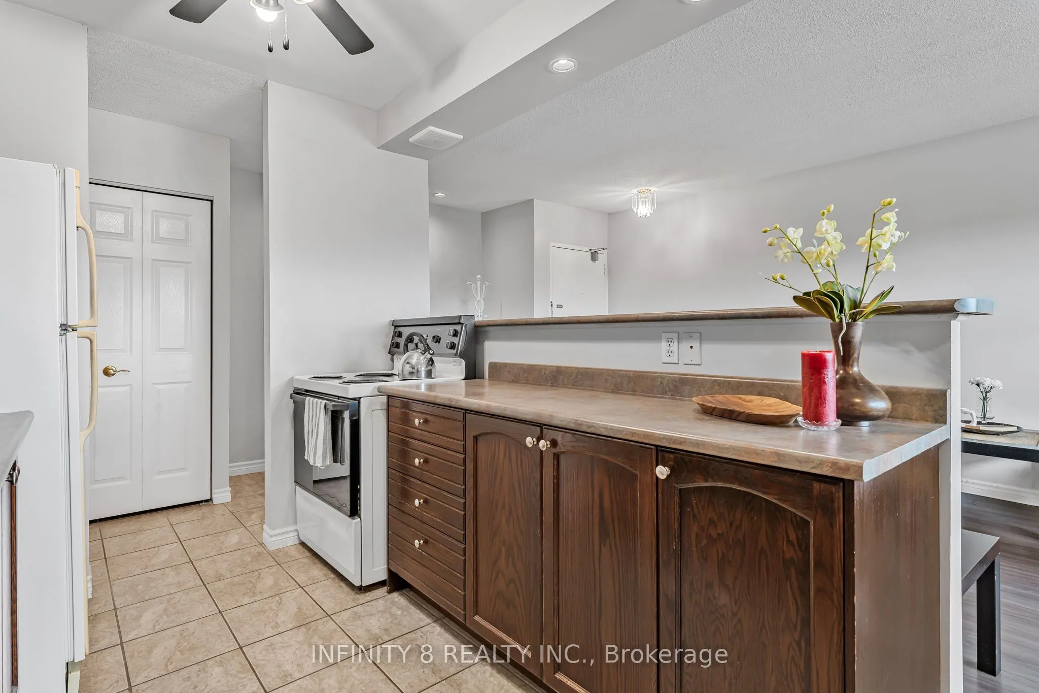 264 Oakdale Avenue, #301