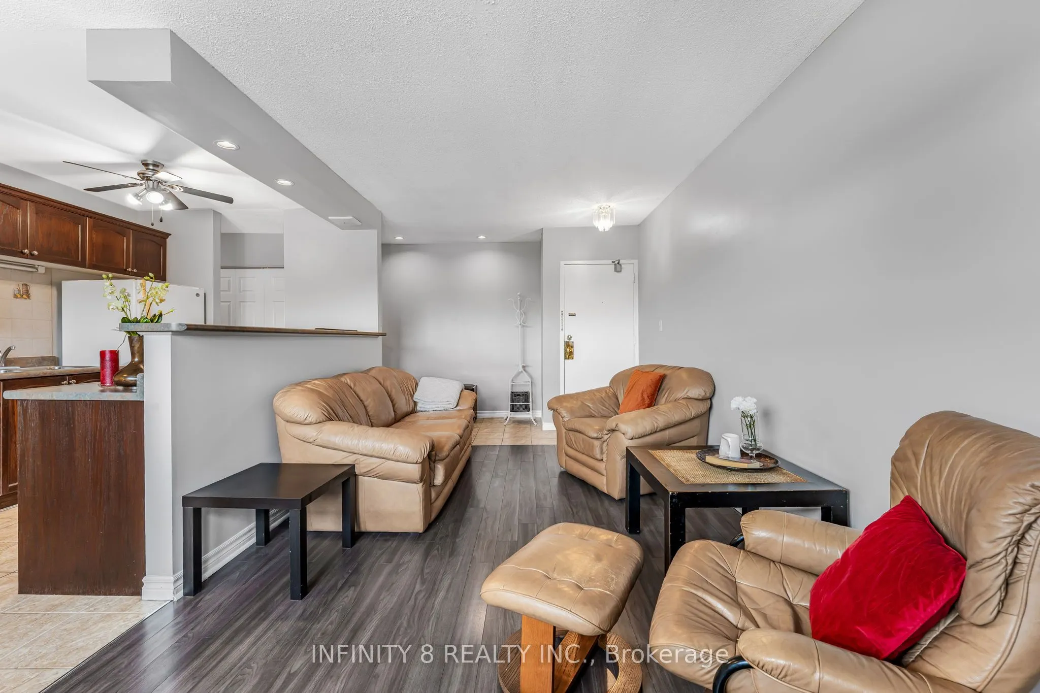 264 Oakdale Avenue, #301