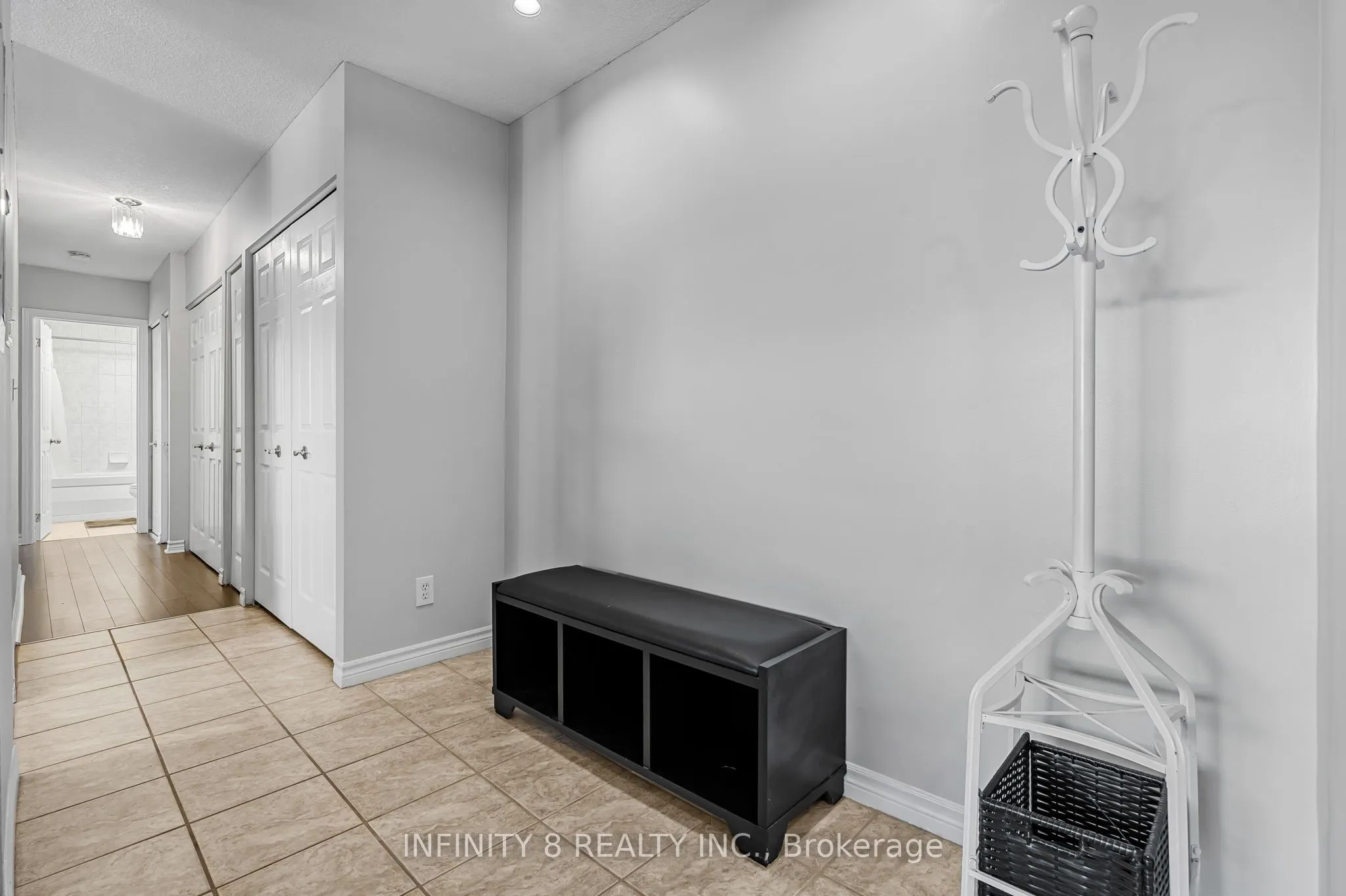 264 Oakdale Avenue, #301